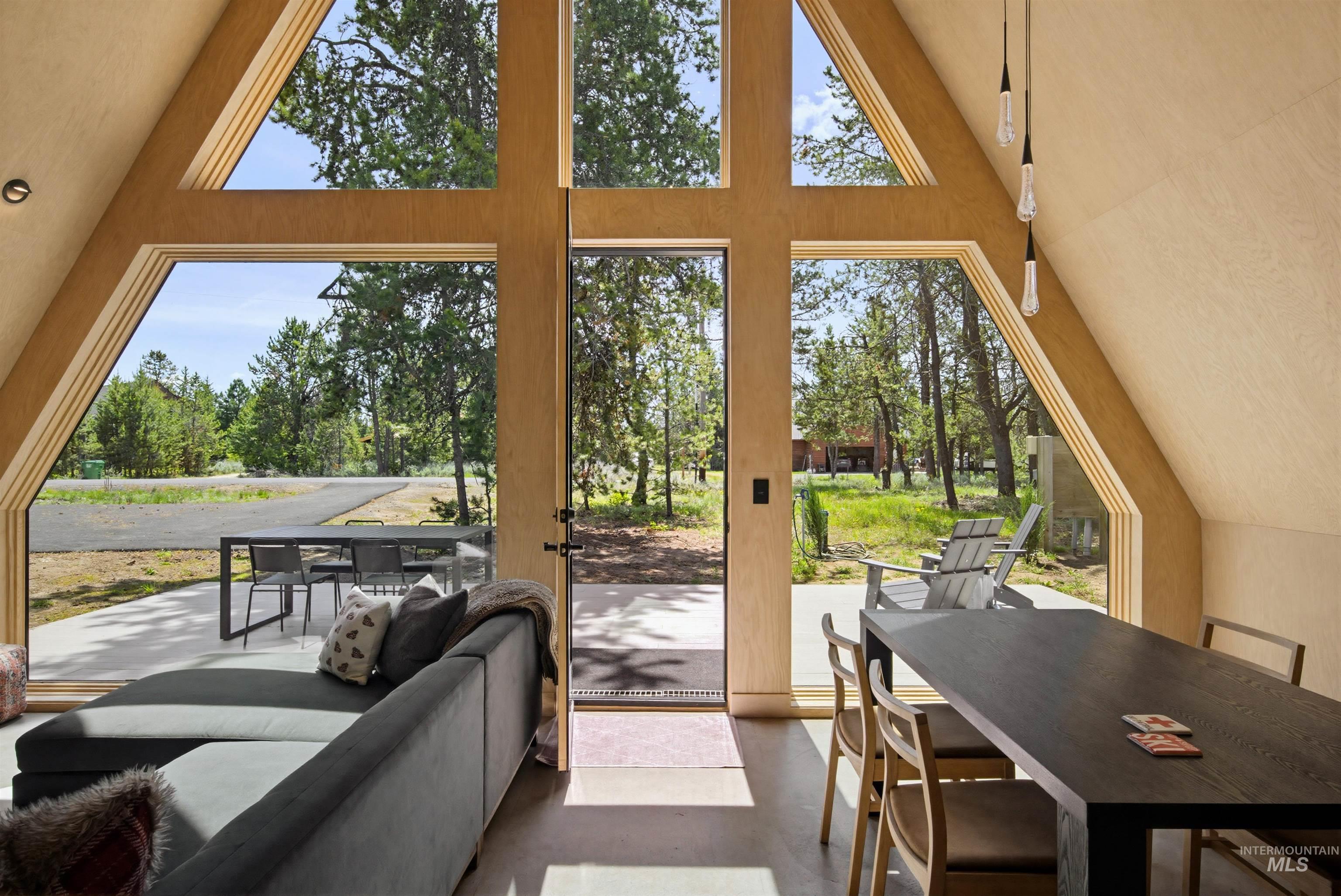152 Forest Place, Donnelly, Idaho 83615, 2 Bedrooms, 2.5 Bathrooms, Residential For Sale, Price $849,000, 98986677