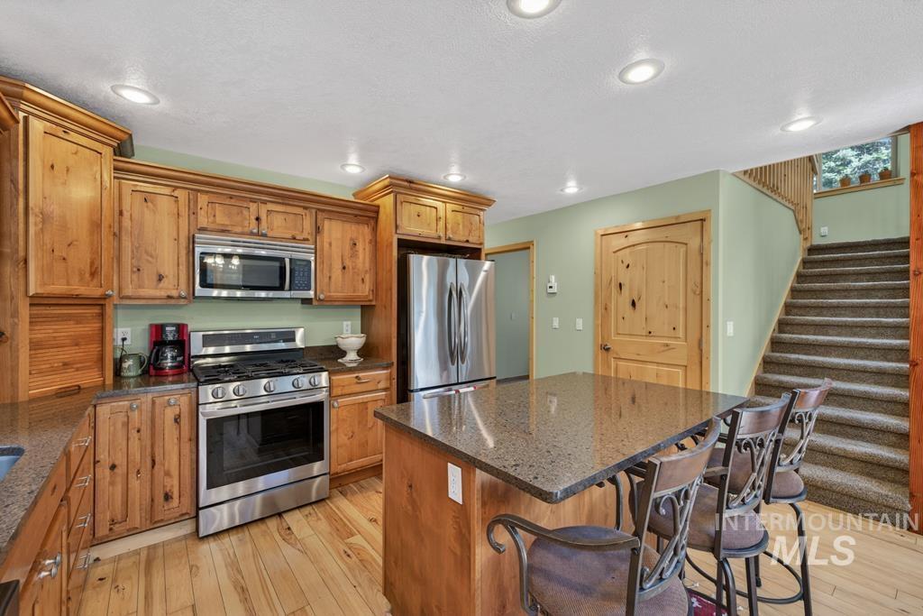 31 Eagle Trail, Donnelly, Idaho 83615, 4 Bedrooms, 2.5 Bathrooms, Residential For Sale, Price $895,000, 98986688