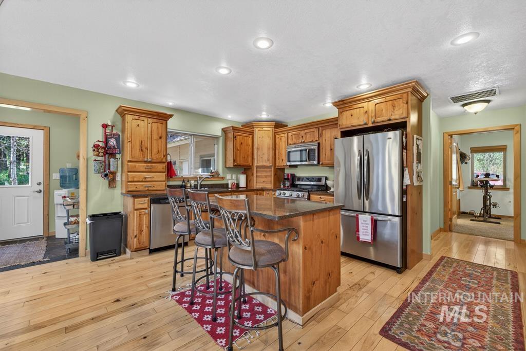 31 Eagle Trail, Donnelly, Idaho 83615, 4 Bedrooms, 2.5 Bathrooms, Residential For Sale, Price $895,000, 98986688