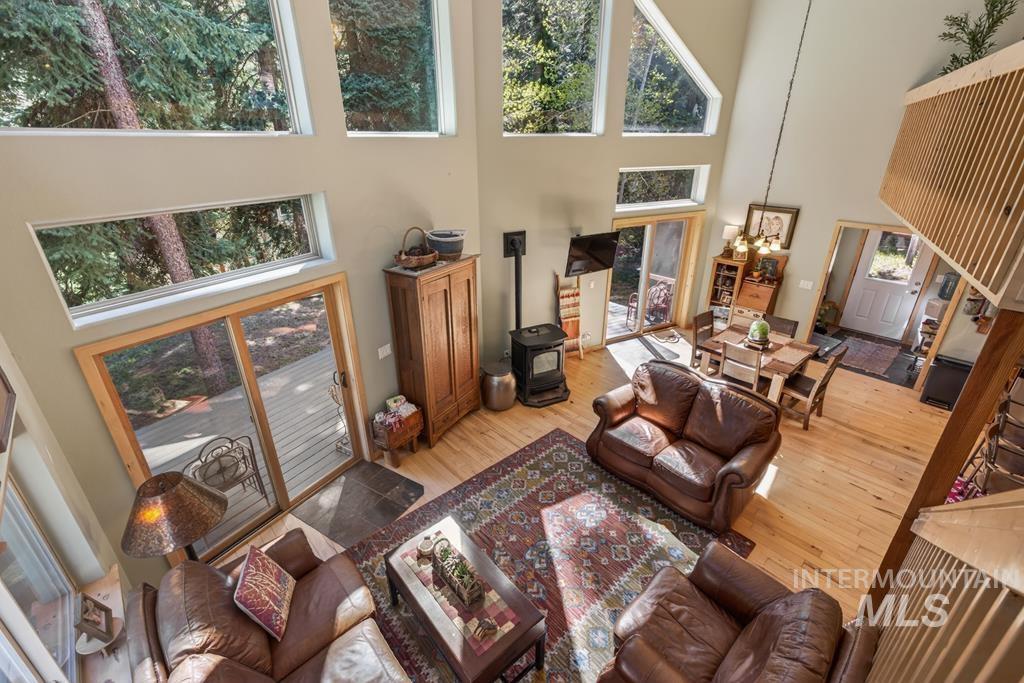 31 Eagle Trail, Donnelly, Idaho 83615, 4 Bedrooms, 2.5 Bathrooms, Residential For Sale, Price $895,000, 98986688