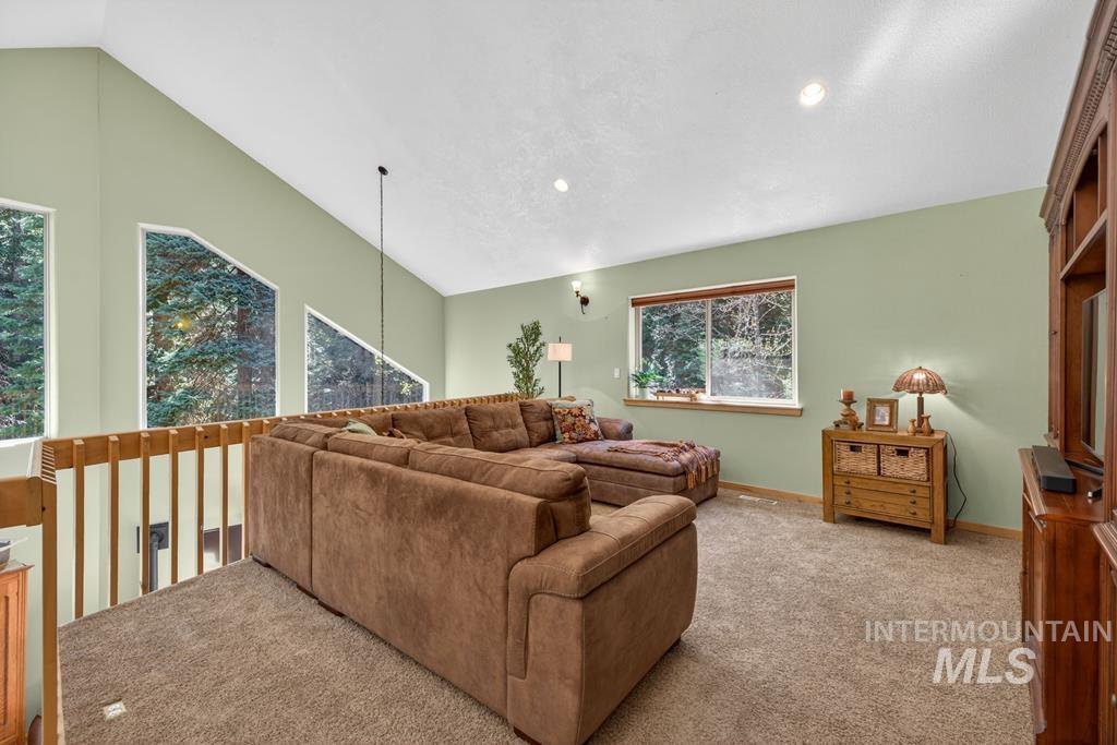 31 Eagle Trail, Donnelly, Idaho 83615, 4 Bedrooms, 2.5 Bathrooms, Residential For Sale, Price $895,000, 98986688