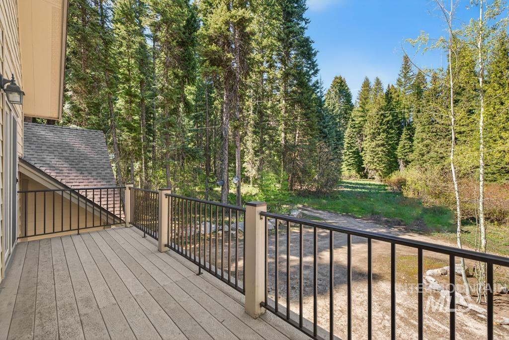 31 Eagle Trail, Donnelly, Idaho 83615, 4 Bedrooms, 2.5 Bathrooms, Residential For Sale, Price $895,000, 98986688