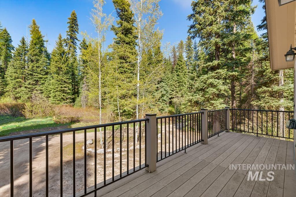 31 Eagle Trail, Donnelly, Idaho 83615, 4 Bedrooms, 2.5 Bathrooms, Residential For Sale, Price $895,000, 98986688