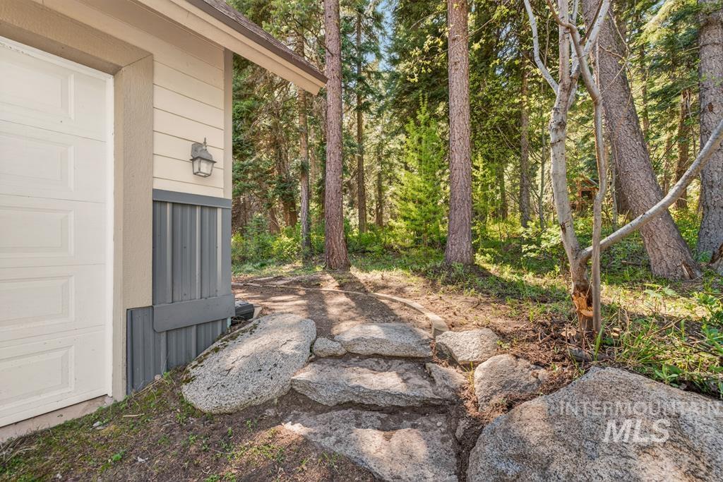 31 Eagle Trail, Donnelly, Idaho 83615, 4 Bedrooms, 2.5 Bathrooms, Residential For Sale, Price $895,000, 98986688