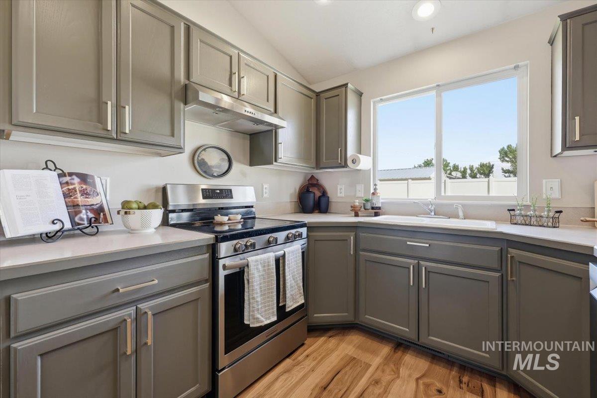 1363 N Christopher Pl & 1400 N Mitchell St, Boise, Idaho 83704, 3 Bedrooms, 2 Bathrooms, Residential For Sale, Price $450,000, 98986689