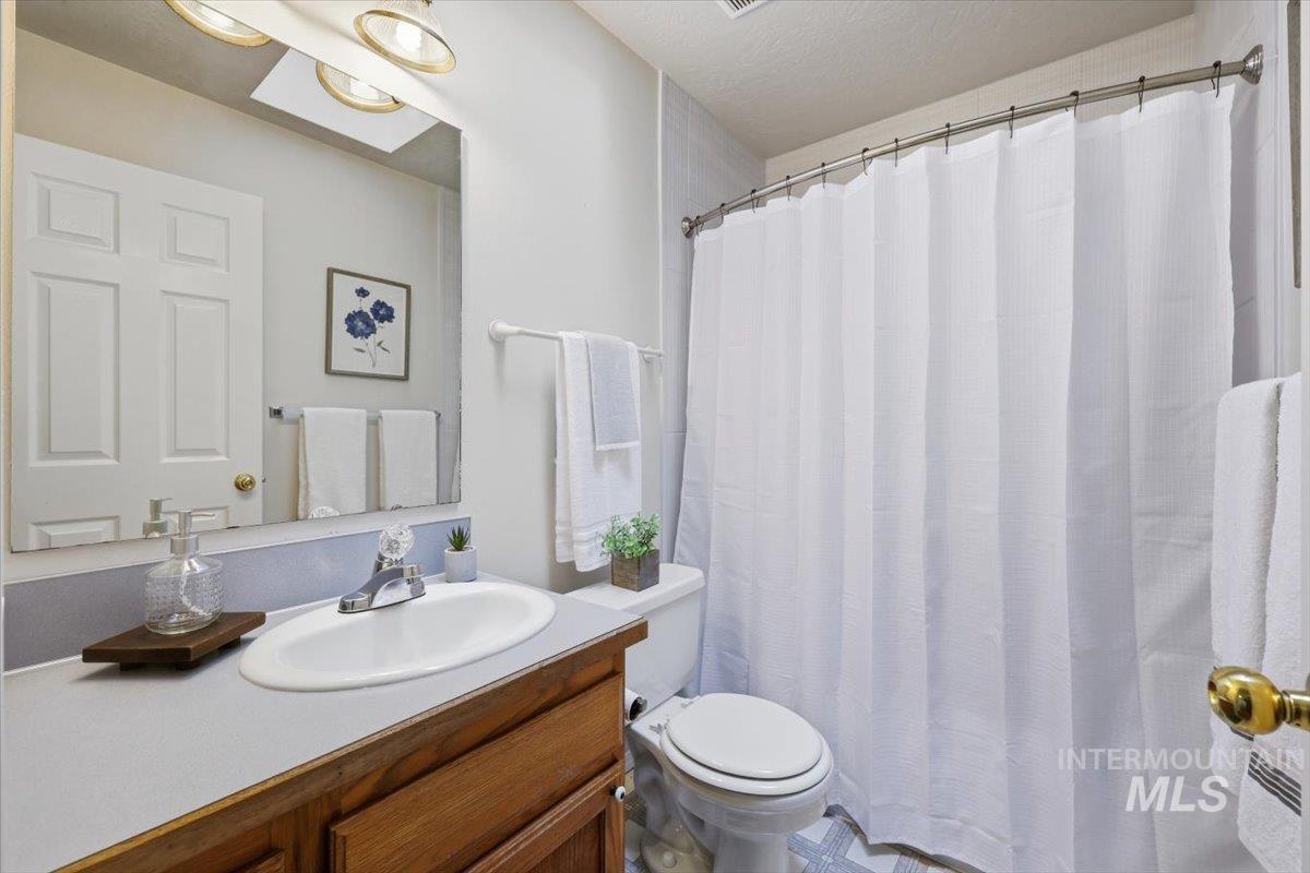 1363 N Christopher Pl & 1400 N Mitchell St, Boise, Idaho 83704, 3 Bedrooms, 2 Bathrooms, Residential For Sale, Price $450,000, 98986689
