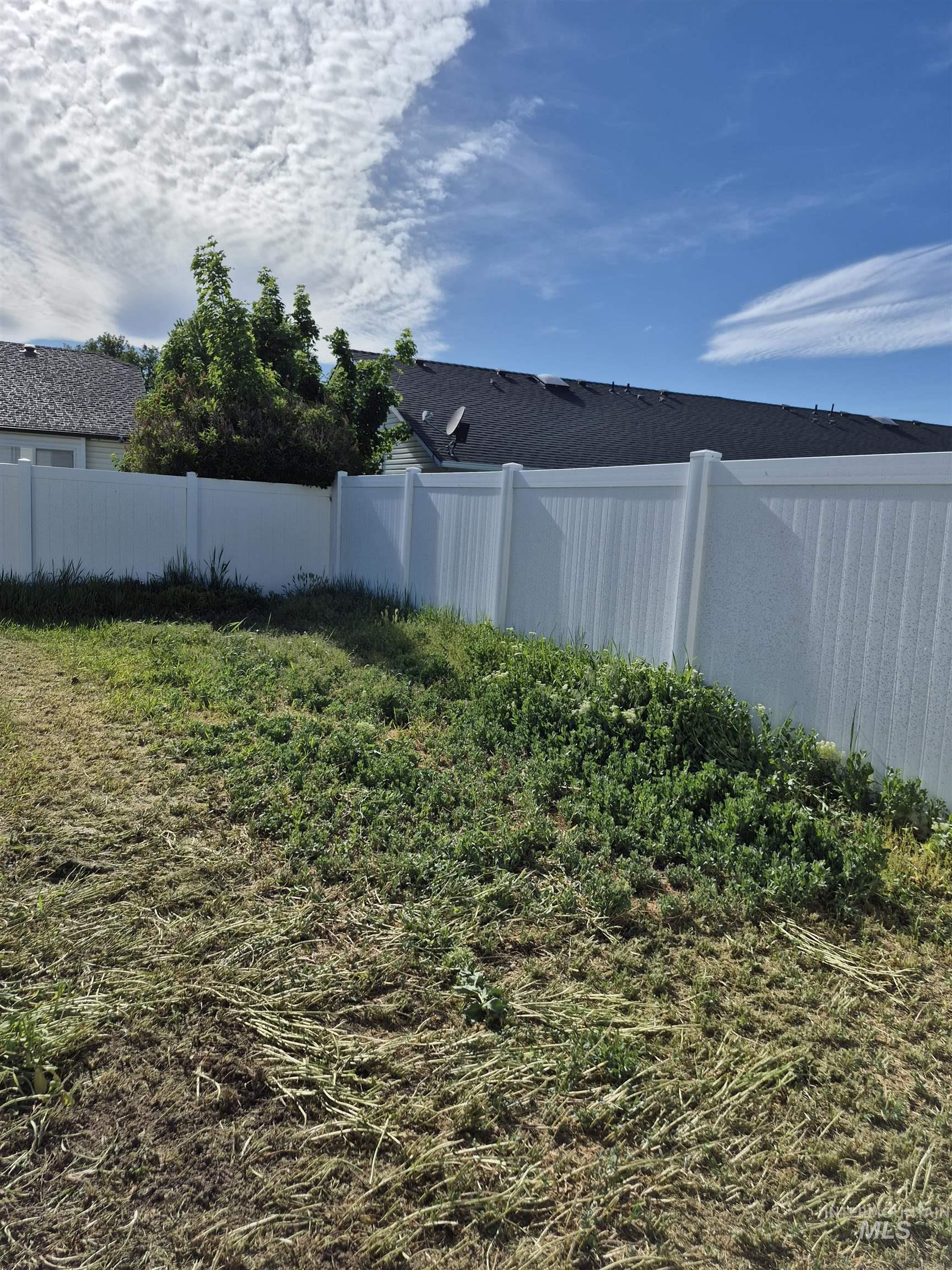 700 E Fairview Ave, Meridian, Idaho 83642, 3 Bedrooms, 2 Bathrooms, Residential For Sale, Price $185,000, 98986690