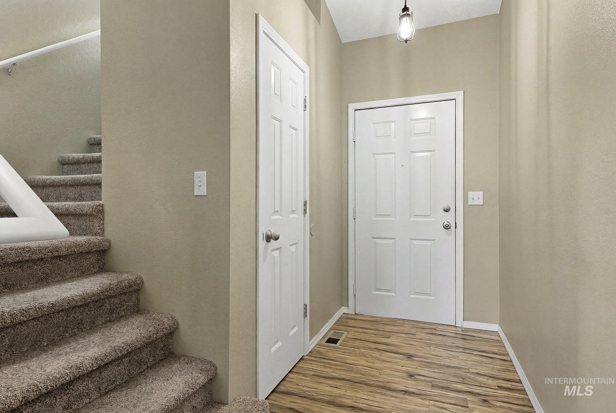 3946 W Adobe Court, Boise, Idaho 83705, 2 Bedrooms, 1.5 Bathrooms, Residential For Sale, Price $349,900, 98986694