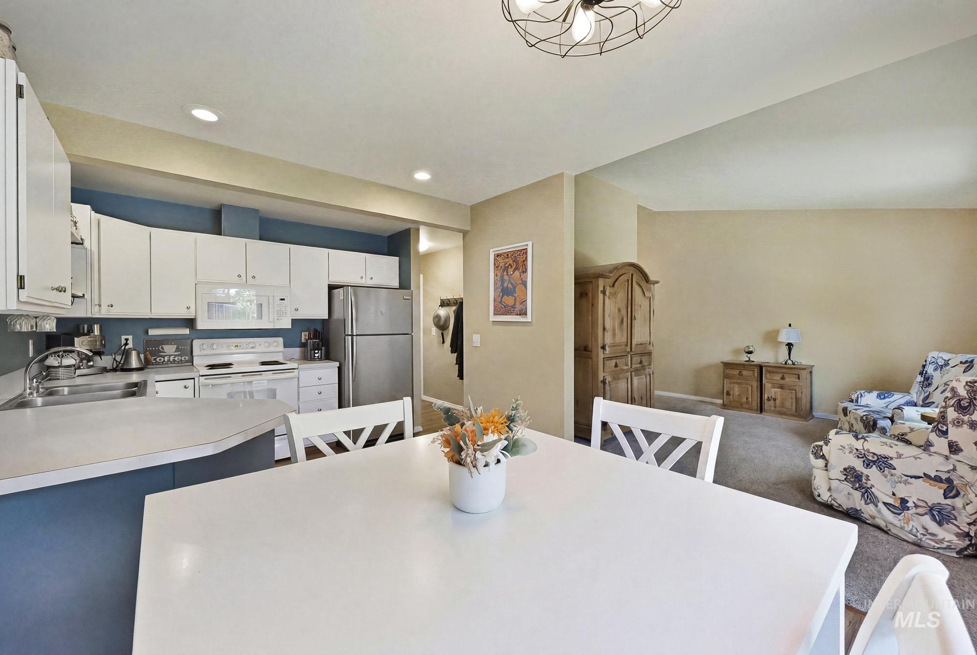 3946 W Adobe Court, Boise, Idaho 83705, 2 Bedrooms, 1.5 Bathrooms, Residential For Sale, Price $349,900, 98986694