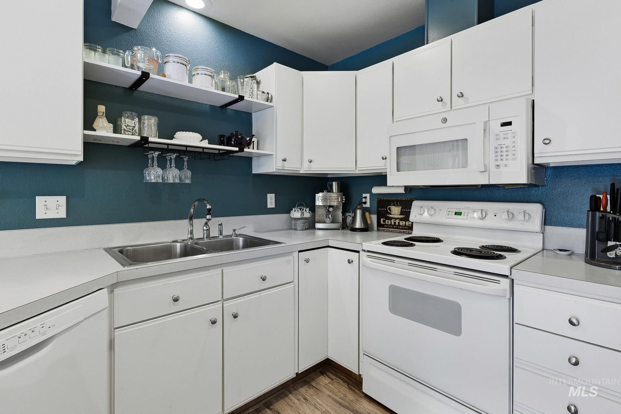3946 W Adobe Court, Boise, Idaho 83705, 2 Bedrooms, 1.5 Bathrooms, Residential For Sale, Price $349,900, 98986694