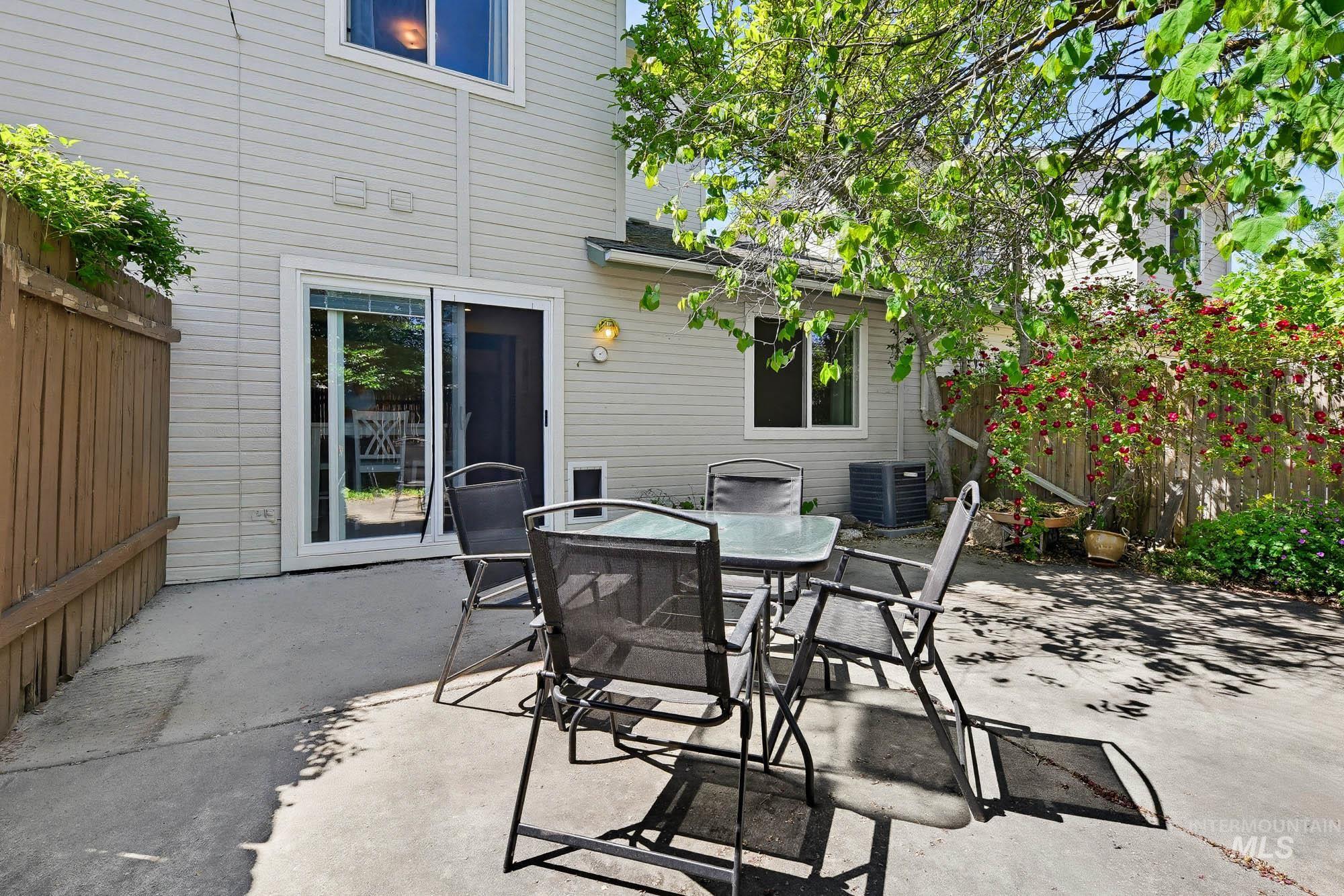 3946 W Adobe Court, Boise, Idaho 83705, 2 Bedrooms, 1.5 Bathrooms, Residential For Sale, Price $349,900, 98986694