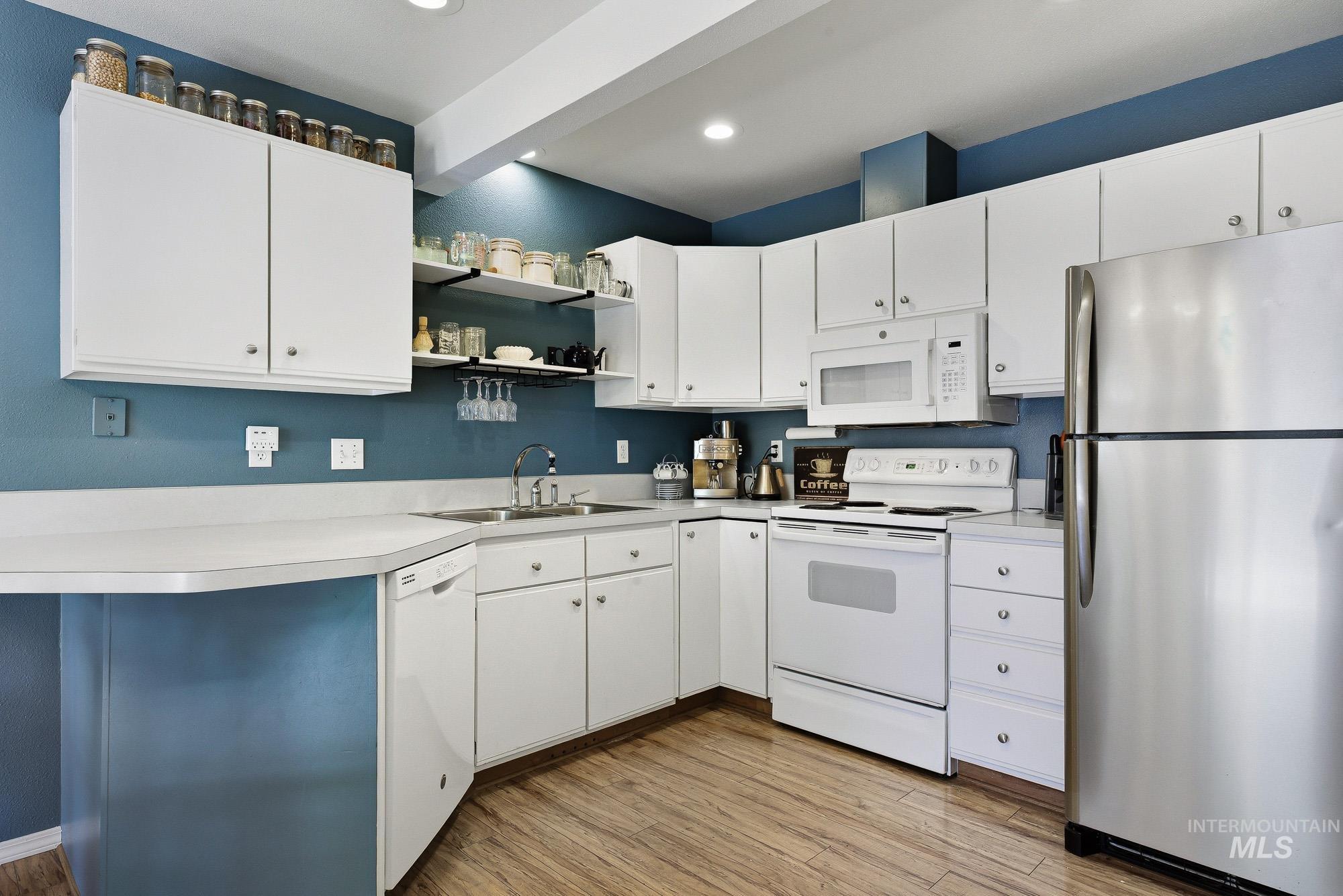 3946 W Adobe Court, Boise, Idaho 83705, 2 Bedrooms, 1.5 Bathrooms, Residential For Sale, Price $349,900, 98986694