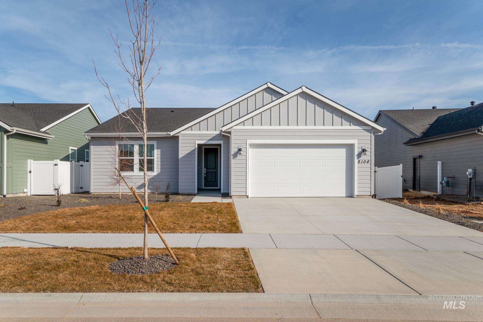 8633 W Millcreek Dr, Star, Idaho 83669, 4 Bedrooms, 2 Bathrooms, Residential For Sale, Price $554,000,MLS 98986701
