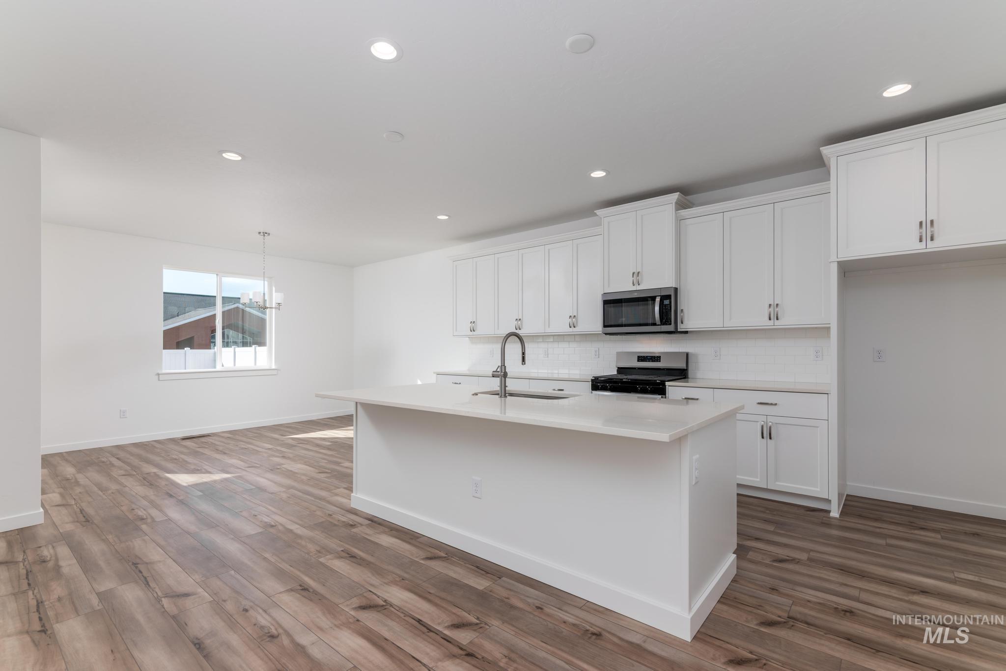 8533 W Millcreek Dr, Star, Idaho 83669, 3 Bedrooms, 2 Bathrooms, Residential For Sale, Price $559,000, 98986702
