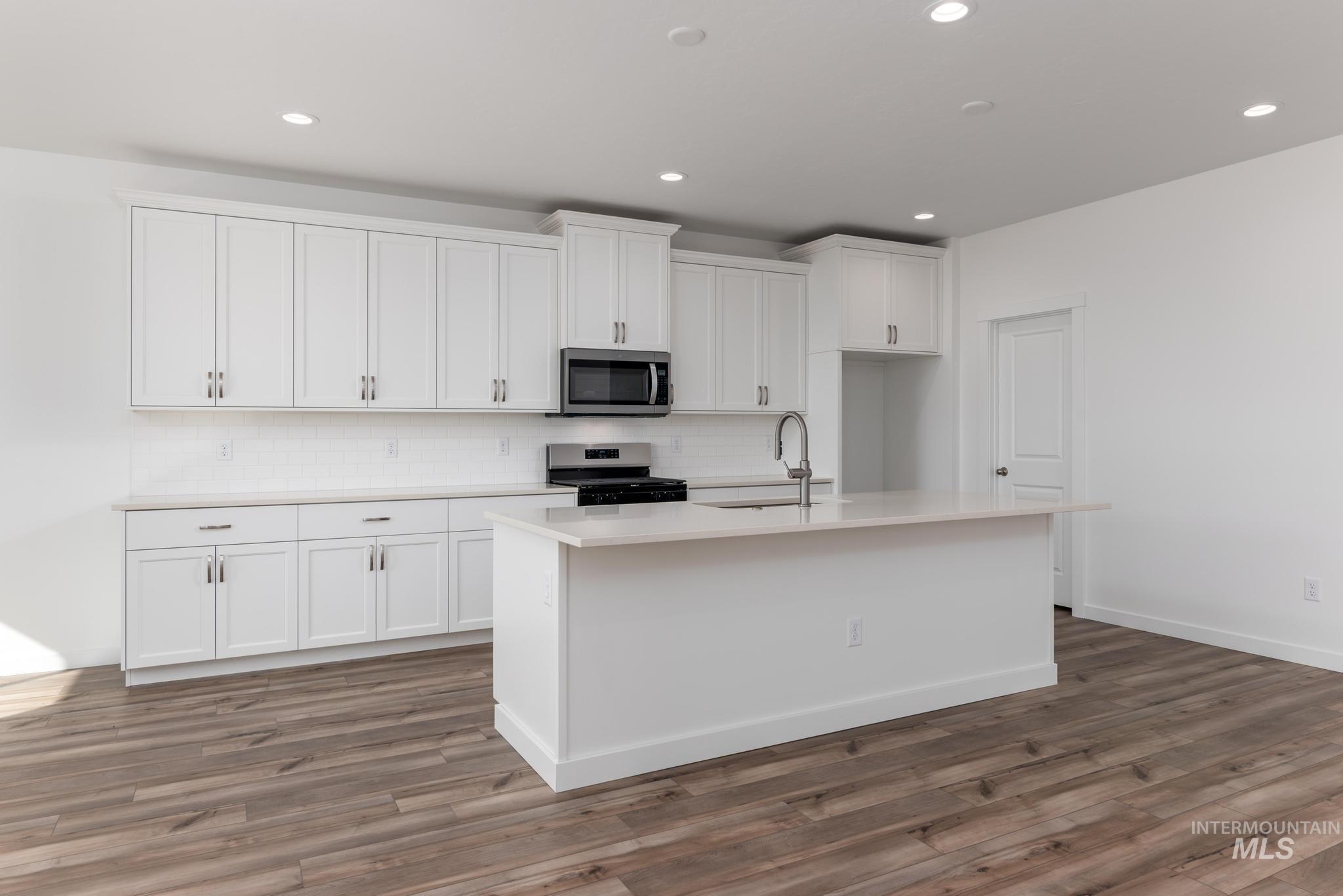 8533 W Millcreek Dr, Star, Idaho 83669, 3 Bedrooms, 2 Bathrooms, Residential For Sale, Price $559,000, 98986702