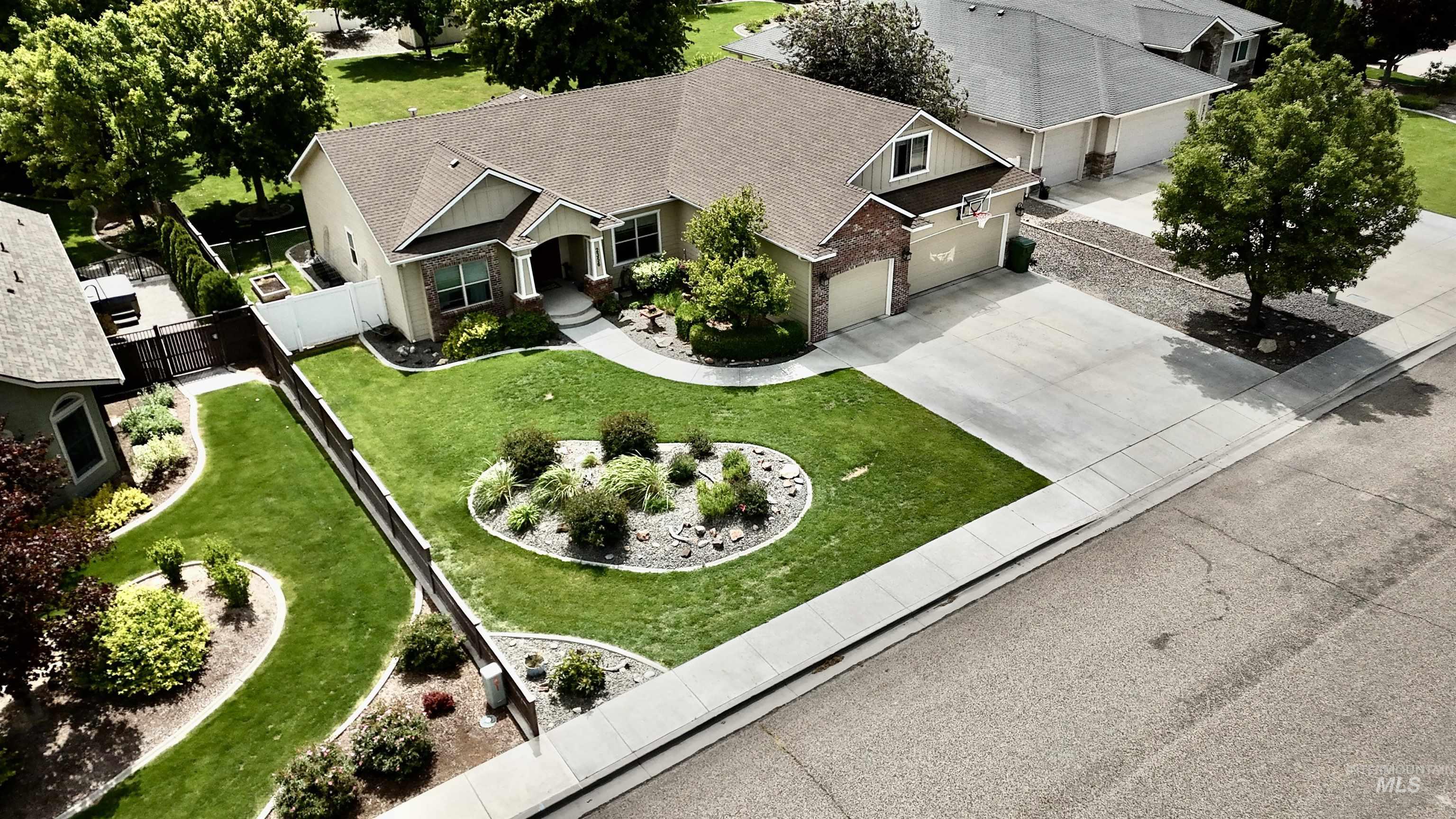 2356 Andrew Ave, Ontario, Oregon 97914, 4 Bedrooms, 2 Bathrooms, Residential For Sale, Price $490,000, 98986707