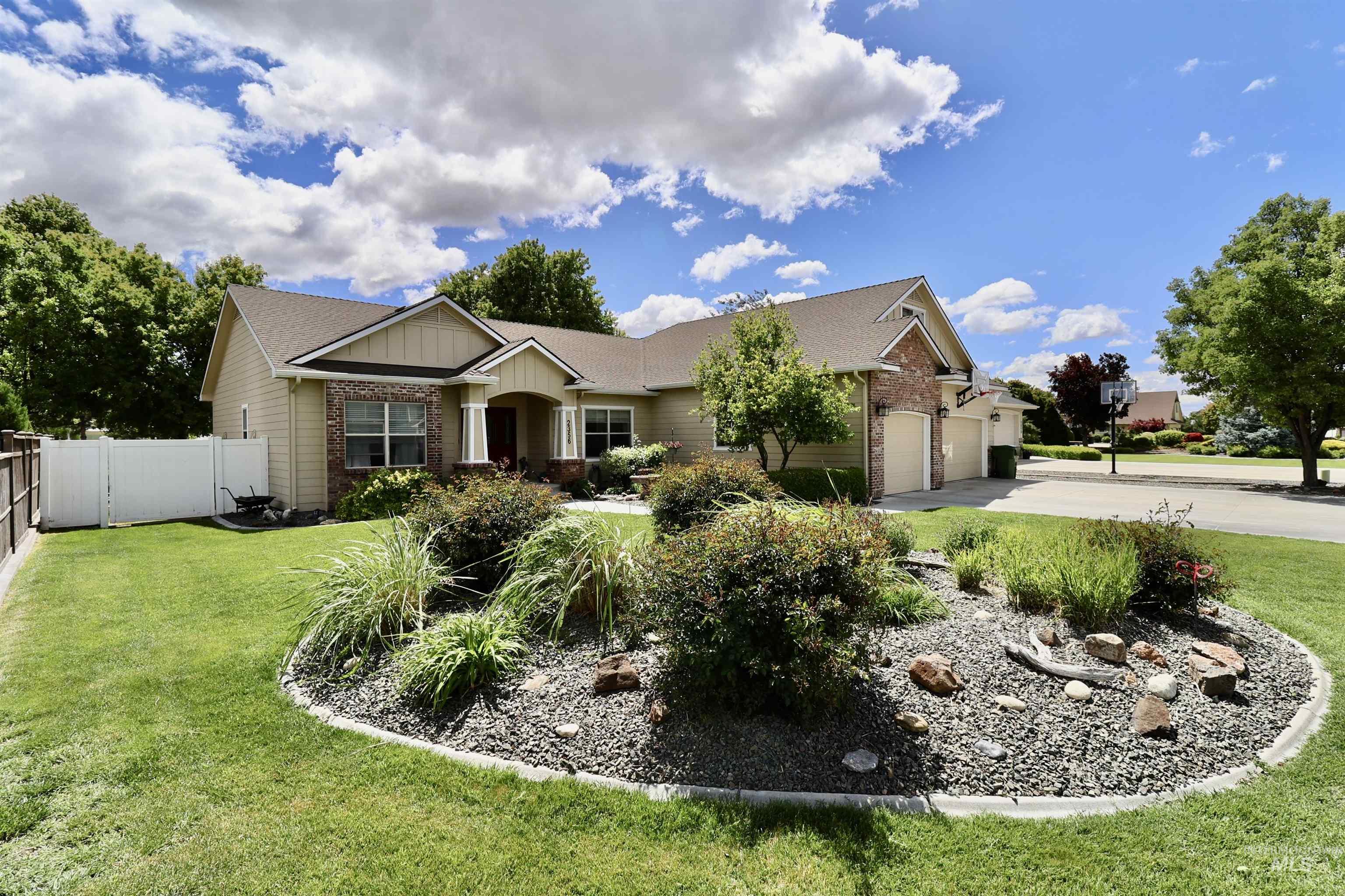 2356 Andrew Ave, Ontario, Oregon 97914, 4 Bedrooms, 2 Bathrooms, Residential For Sale, Price $490,000, 98986707