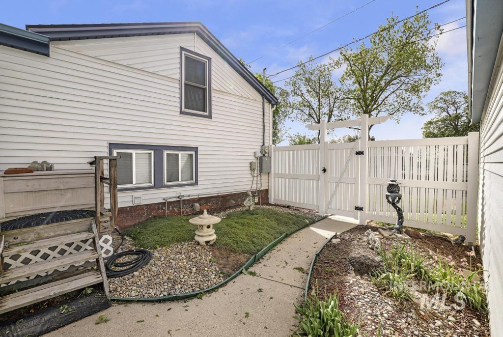 830 N 9 th, Buhl, Idaho 83316, 3 Bedrooms, 1 Bathroom, Residential For Sale, Price $286,900, 98986710