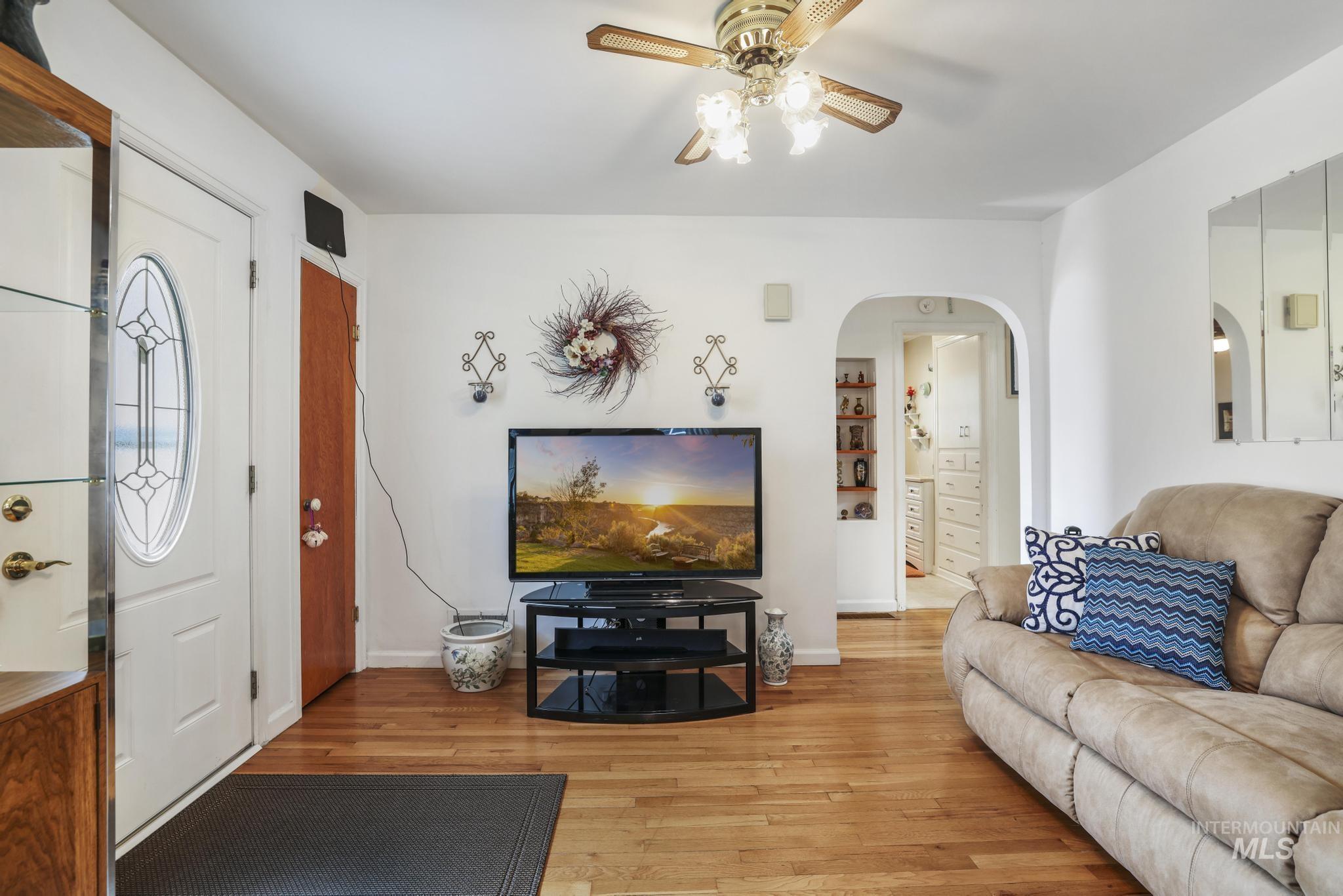 830 N 9 th, Buhl, Idaho 83316, 3 Bedrooms, 1 Bathroom, Residential For Sale, Price $286,900, 98986710