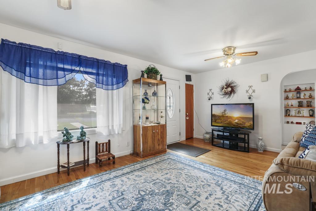 830 N 9 th, Buhl, Idaho 83316, 3 Bedrooms, 1 Bathroom, Residential For Sale, Price $286,900, 98986710