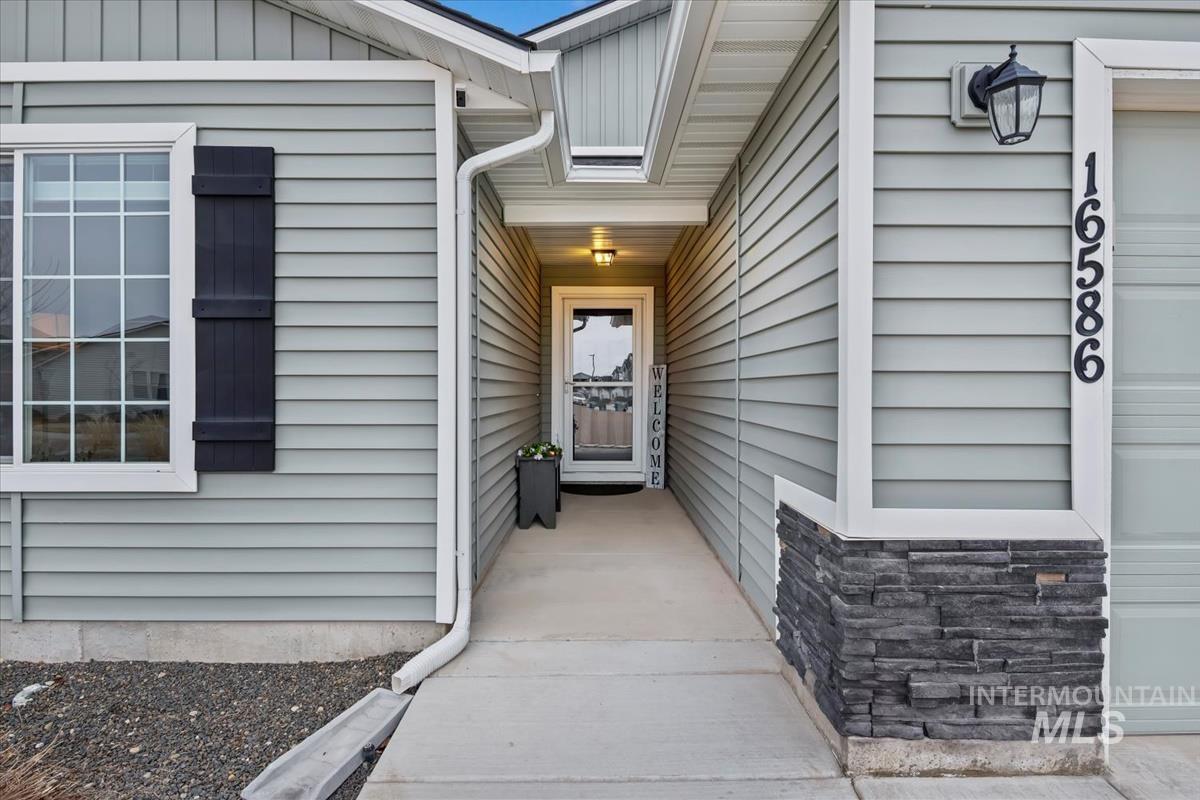 16586 Corrine Ave., Caldwell, Idaho 83607, 4 Bedrooms, 2 Bathrooms, Residential For Sale, Price $424,500,MLS 98986712