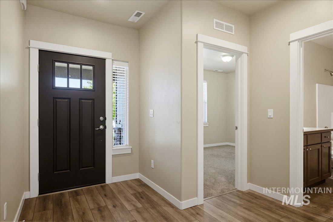 12460 W Azure St, Boise, Idaho 83713, 4 Bedrooms, 3 Bathrooms, Residential For Sale, Price $574,900,MLS 98986713