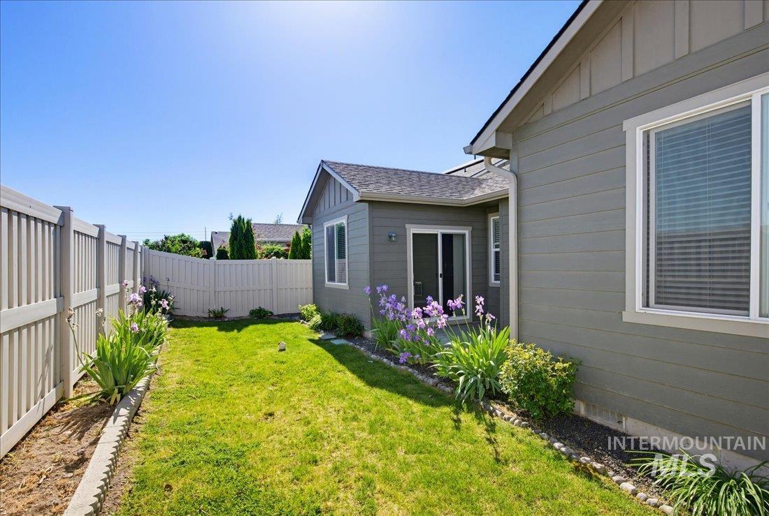 12460 W Azure St, Boise, Idaho 83713, 4 Bedrooms, 3 Bathrooms, Residential For Sale, Price $574,900,MLS 98986713