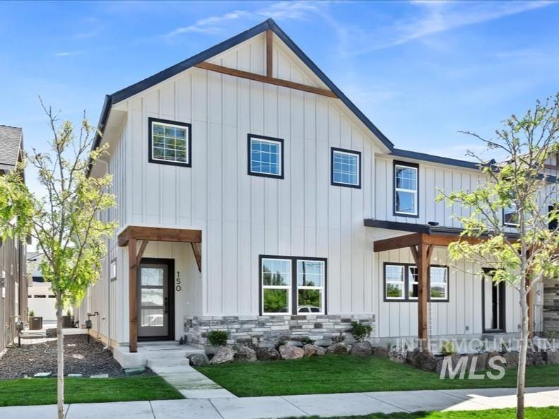 150 N Edgewood Ln, Eagle, Idaho 83616, 3 Bedrooms, 2.5 Bathrooms, Residential For Sale, Price $585,000,MLS 98986714