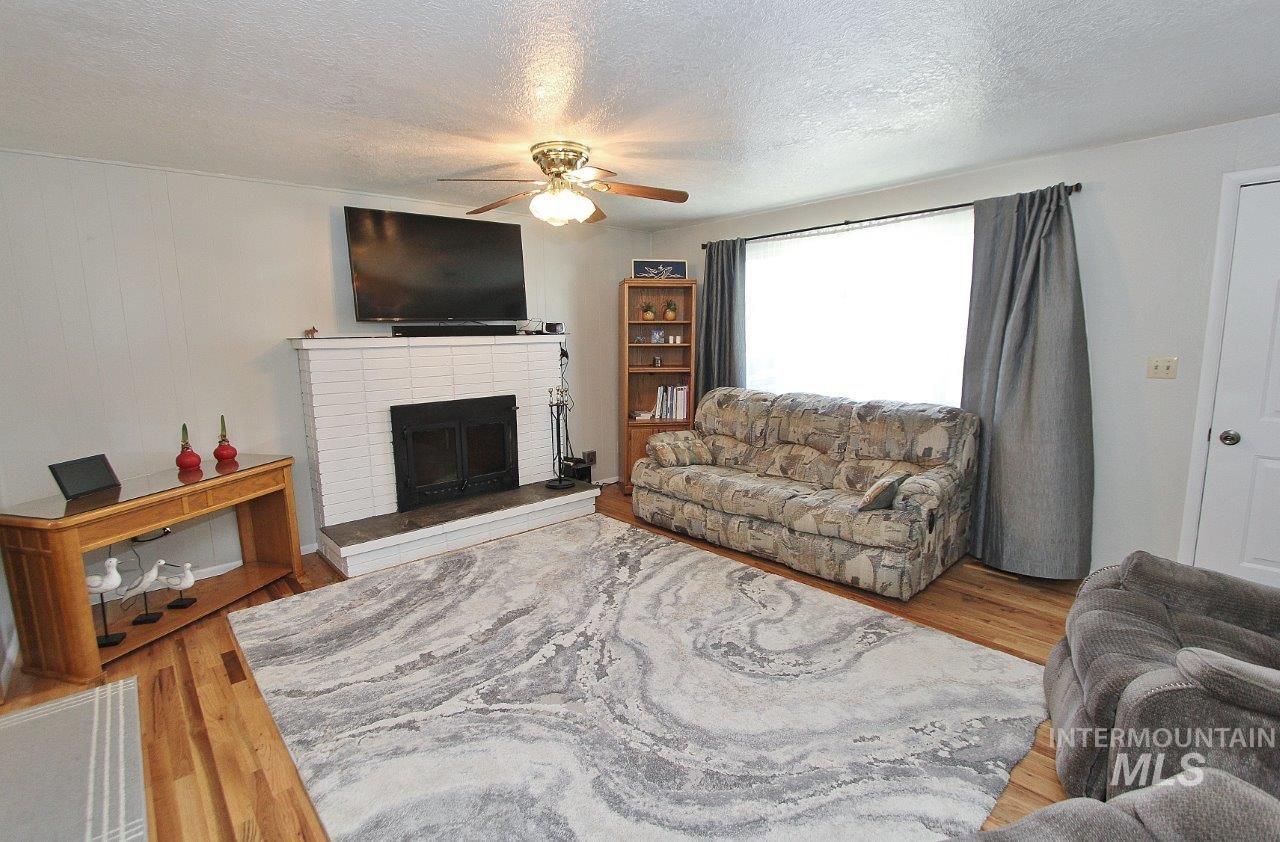 4002 W Normandie Dr., Boise, Idaho 83705-4733, 2 Bedrooms, 1 Bathroom, Residential For Sale, Price $499,999,MLS 98986715