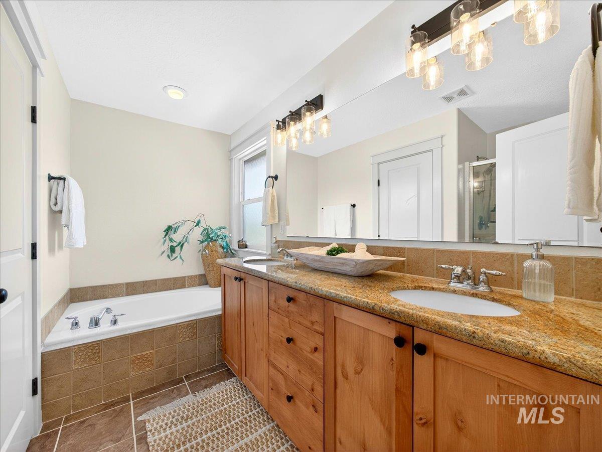 3052 N Christian Way, Meridian, Idaho 83646, 3 Bedrooms, 2.5 Bathrooms, Residential For Sale, Price $515,000,MLS 98986717