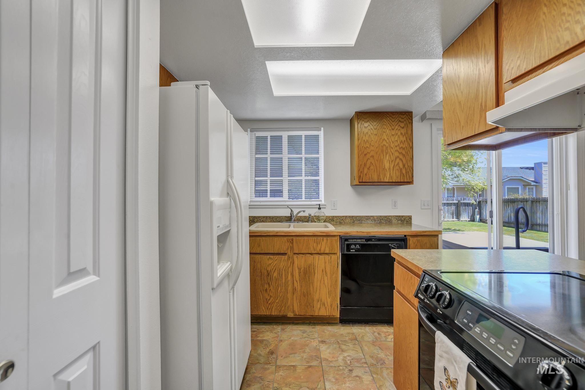 1260 N Blake Street, Twin Falls, Idaho 83301, 3 Bedrooms, 1.5 Bathrooms, Residential For Sale, Price $325,000, 98986719