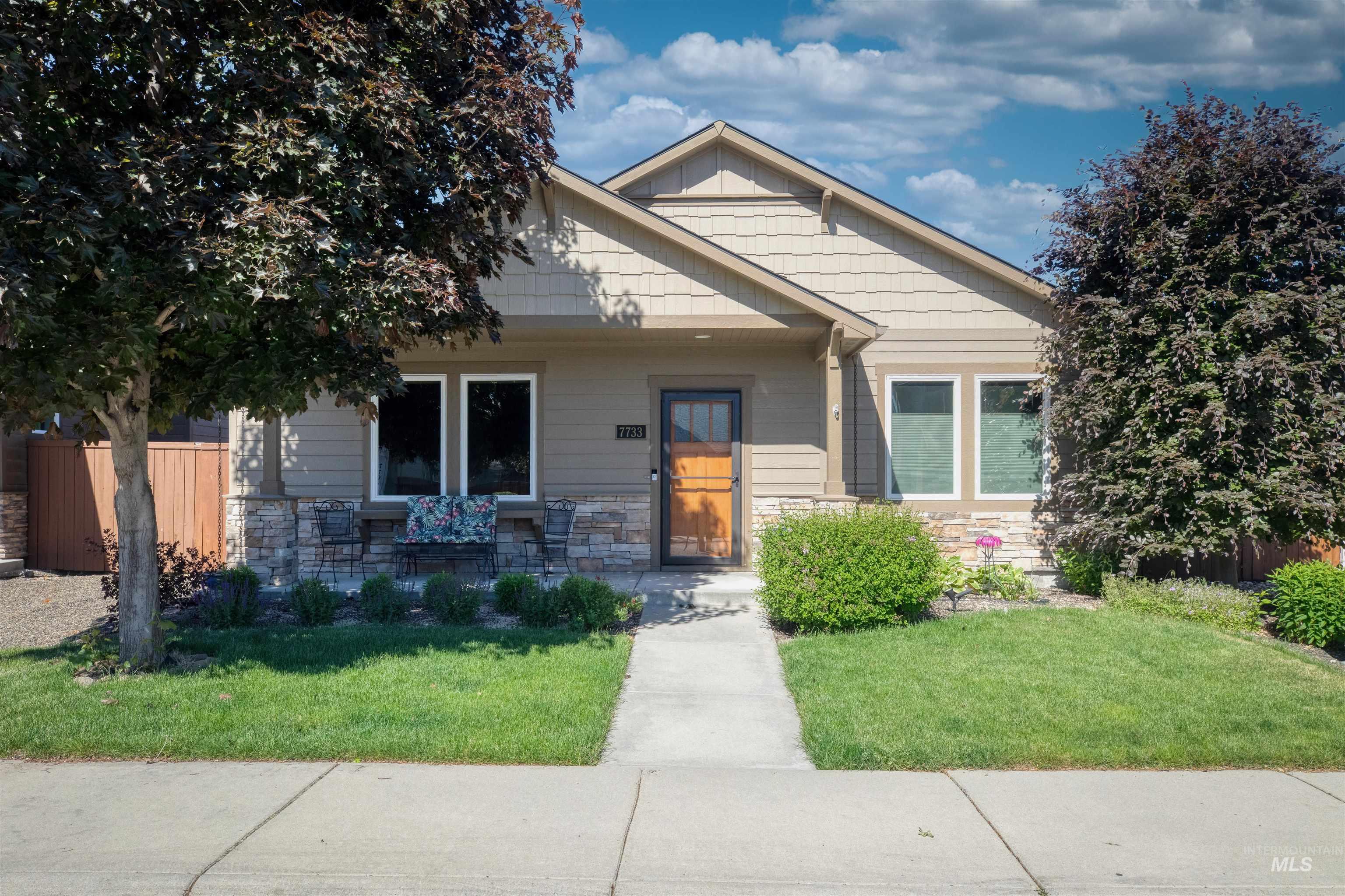 7733 N Abe Avenue, Boise, Idaho 83714-5519, 3 Bedrooms, 2 Bathrooms, Residential For Sale, Price $533,000,MLS 98986720