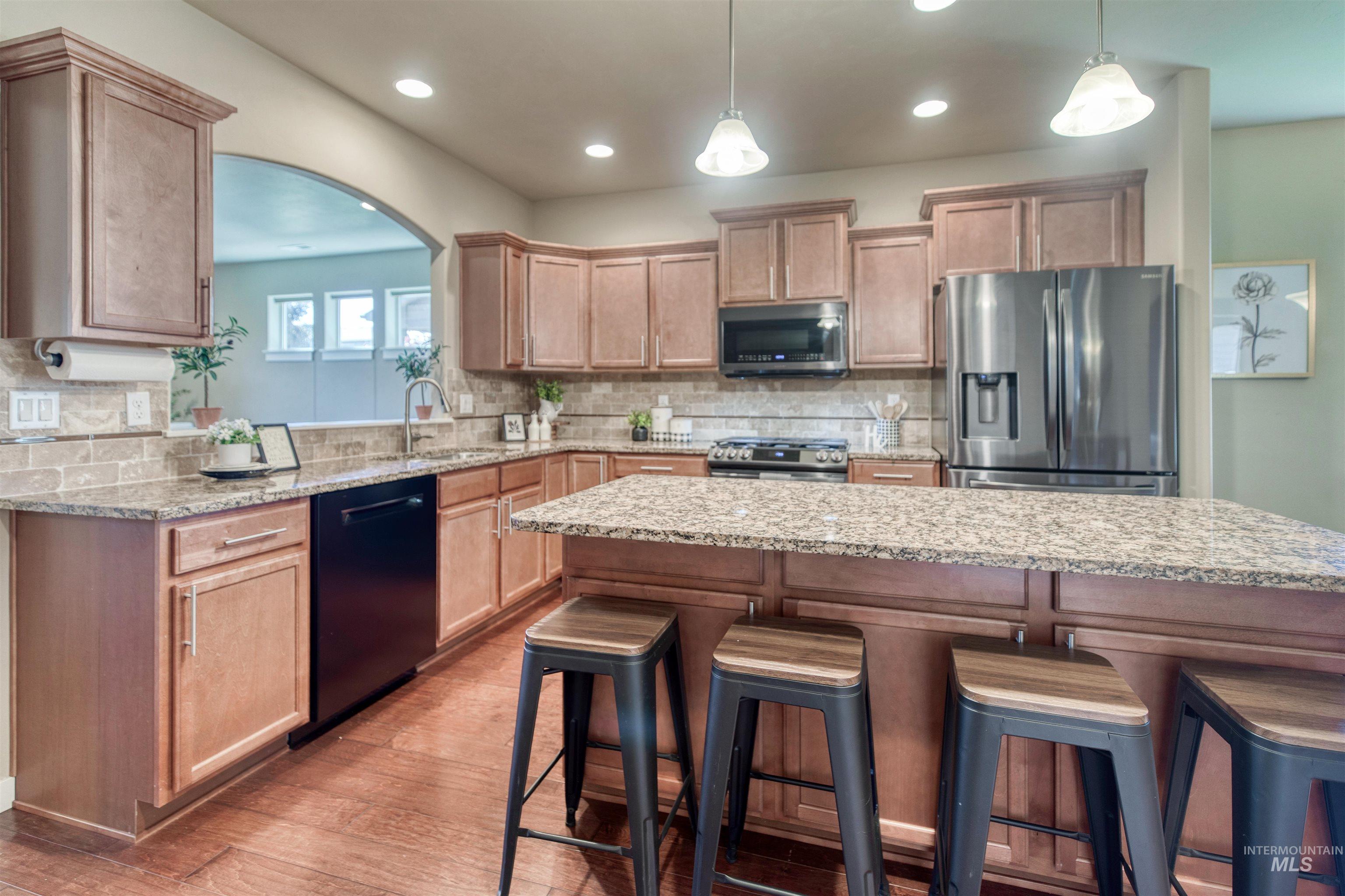 7733 N Abe Avenue, Boise, Idaho 83714-5519, 3 Bedrooms, 2 Bathrooms, Residential For Sale, Price $533,000,MLS 98986720