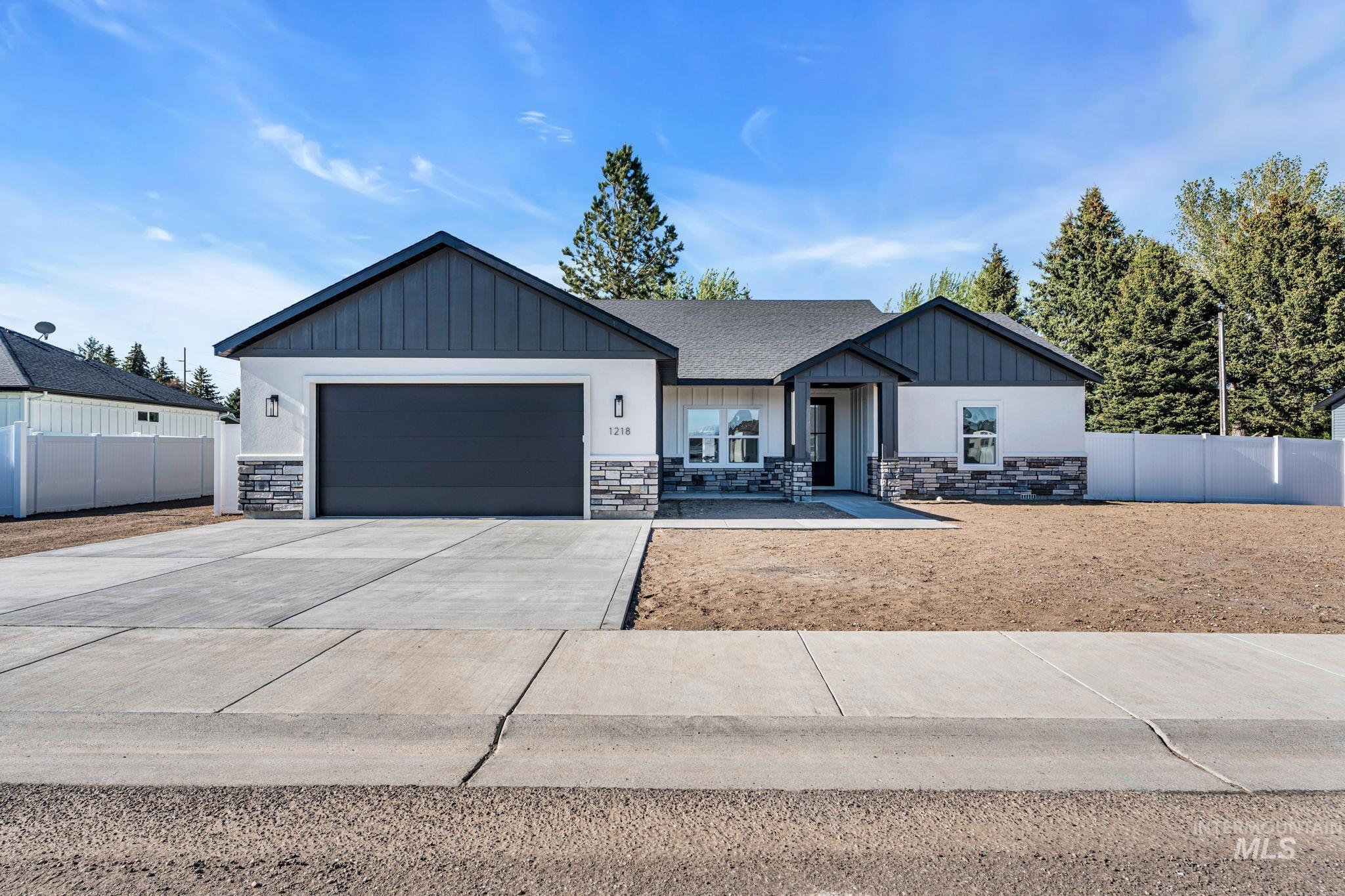 1218 Jade Drive, Rupert, Idaho 83350, 3 Bedrooms, 2 Bathrooms, Residential For Sale, Price $435,000,MLS 98986722
