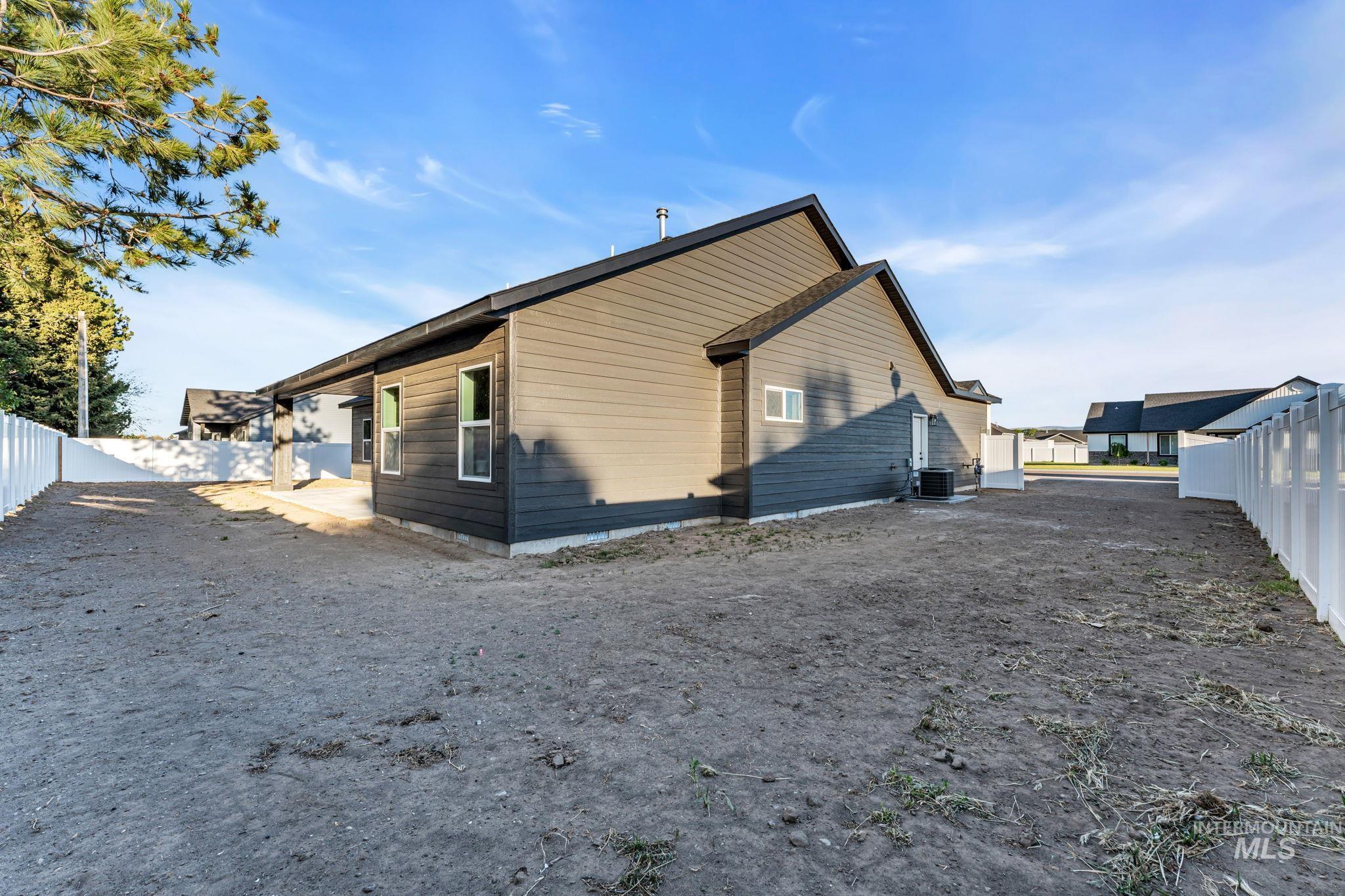 1218 Jade Drive, Rupert, Idaho 83350, 3 Bedrooms, 2 Bathrooms, Residential For Sale, Price $435,000,MLS 98986722