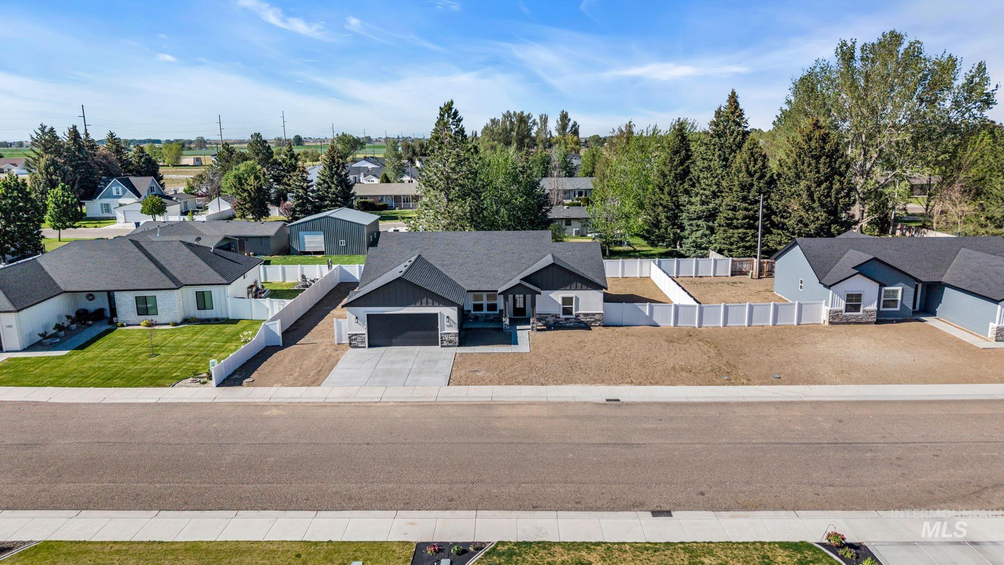 1218 Jade Drive, Rupert, Idaho 83350, 3 Bedrooms, 2 Bathrooms, Residential For Sale, Price $435,000,MLS 98986722