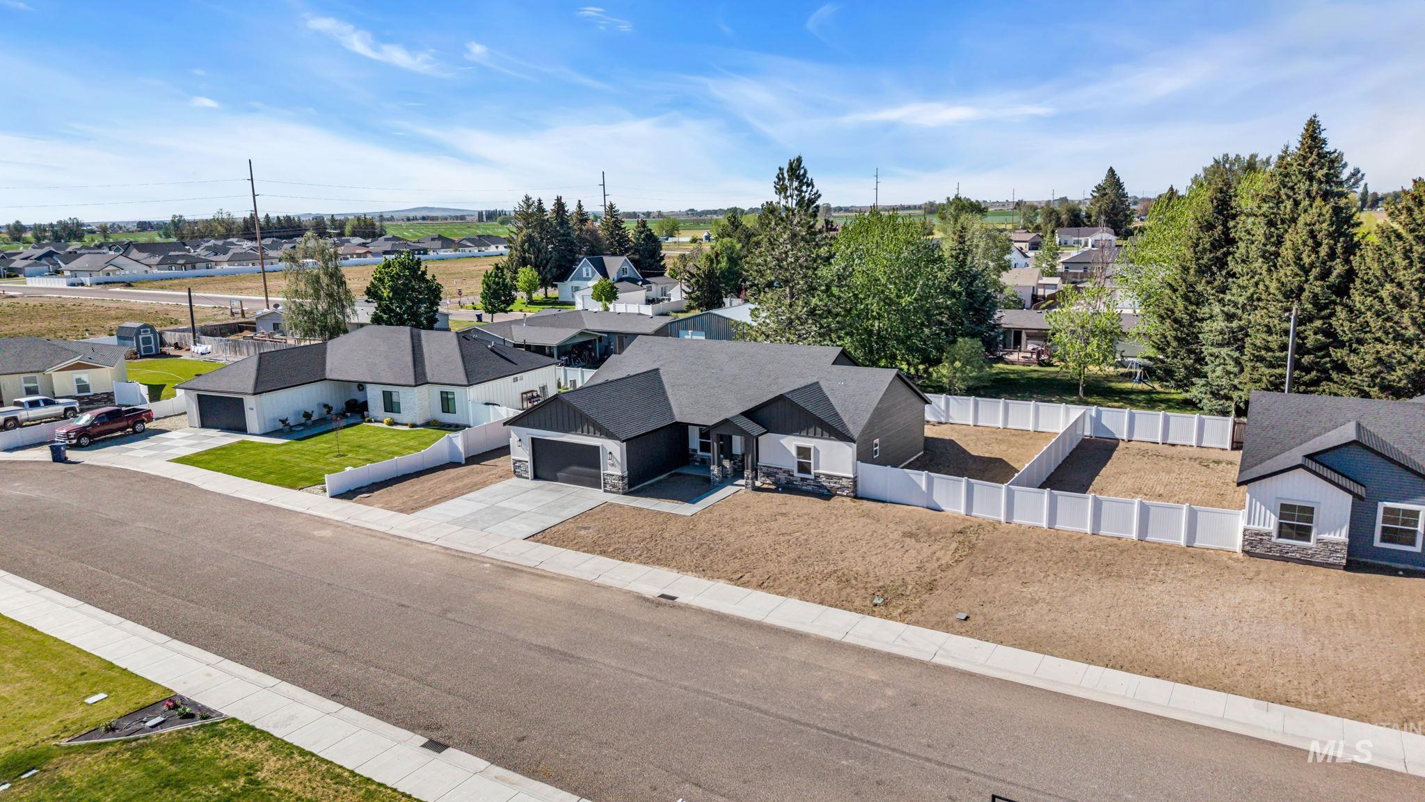 1218 Jade Drive, Rupert, Idaho 83350, 3 Bedrooms, 2 Bathrooms, Residential For Sale, Price $435,000,MLS 98986722
