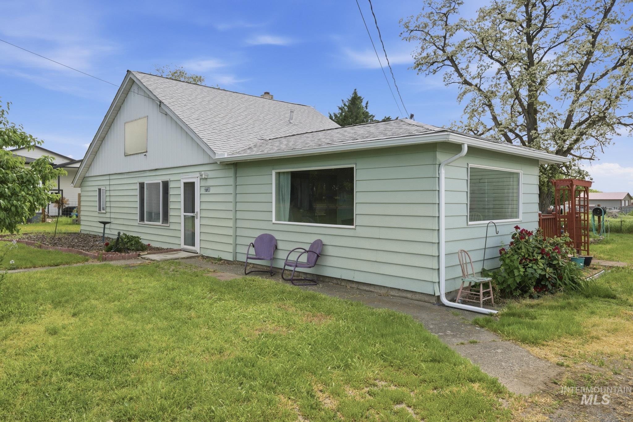 3730 21st Street, Lewiston, Idaho 83501, 4 Bedrooms, 1.5 Bathrooms, Residential For Sale, Price $399,000,MLS 98986725