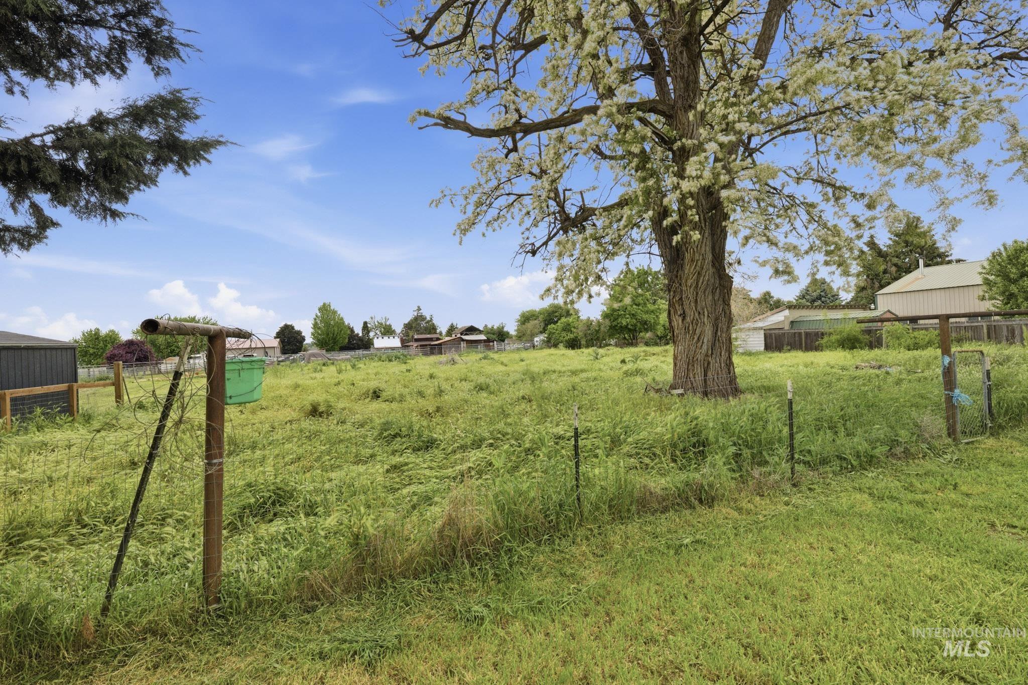 3730 21st Street, Lewiston, Idaho 83501, 4 Bedrooms, 1.5 Bathrooms, Residential For Sale, Price $399,000,MLS 98986725