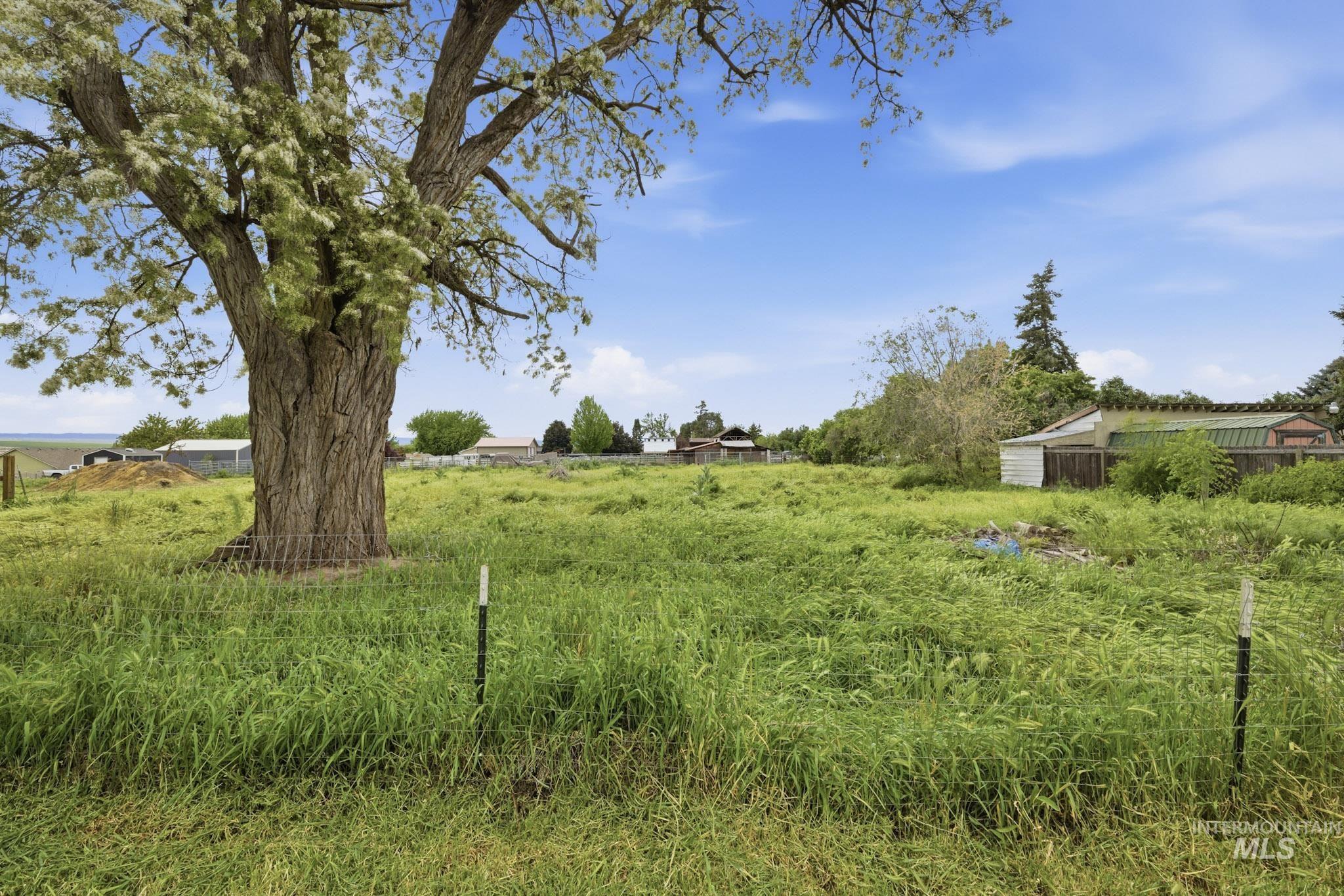 3730 21st Street, Lewiston, Idaho 83501, 4 Bedrooms, 1.5 Bathrooms, Residential For Sale, Price $399,000,MLS 98986725