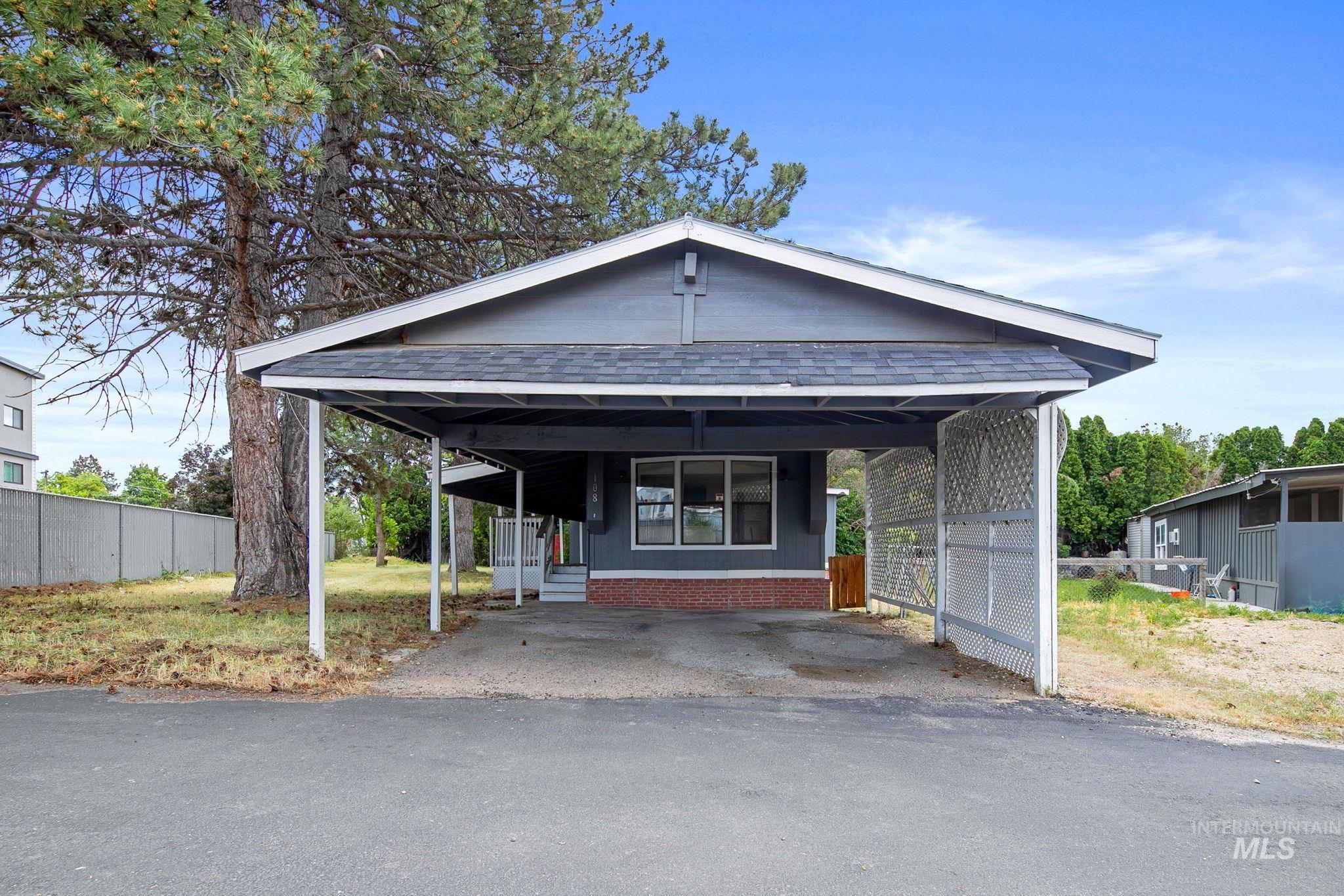 1410 W Flamingo Avenue #108, Nampa, Idaho 83651, 3 Bedrooms, 1.5 Bathrooms, Residential For Sale, Price $110,000, 98986727