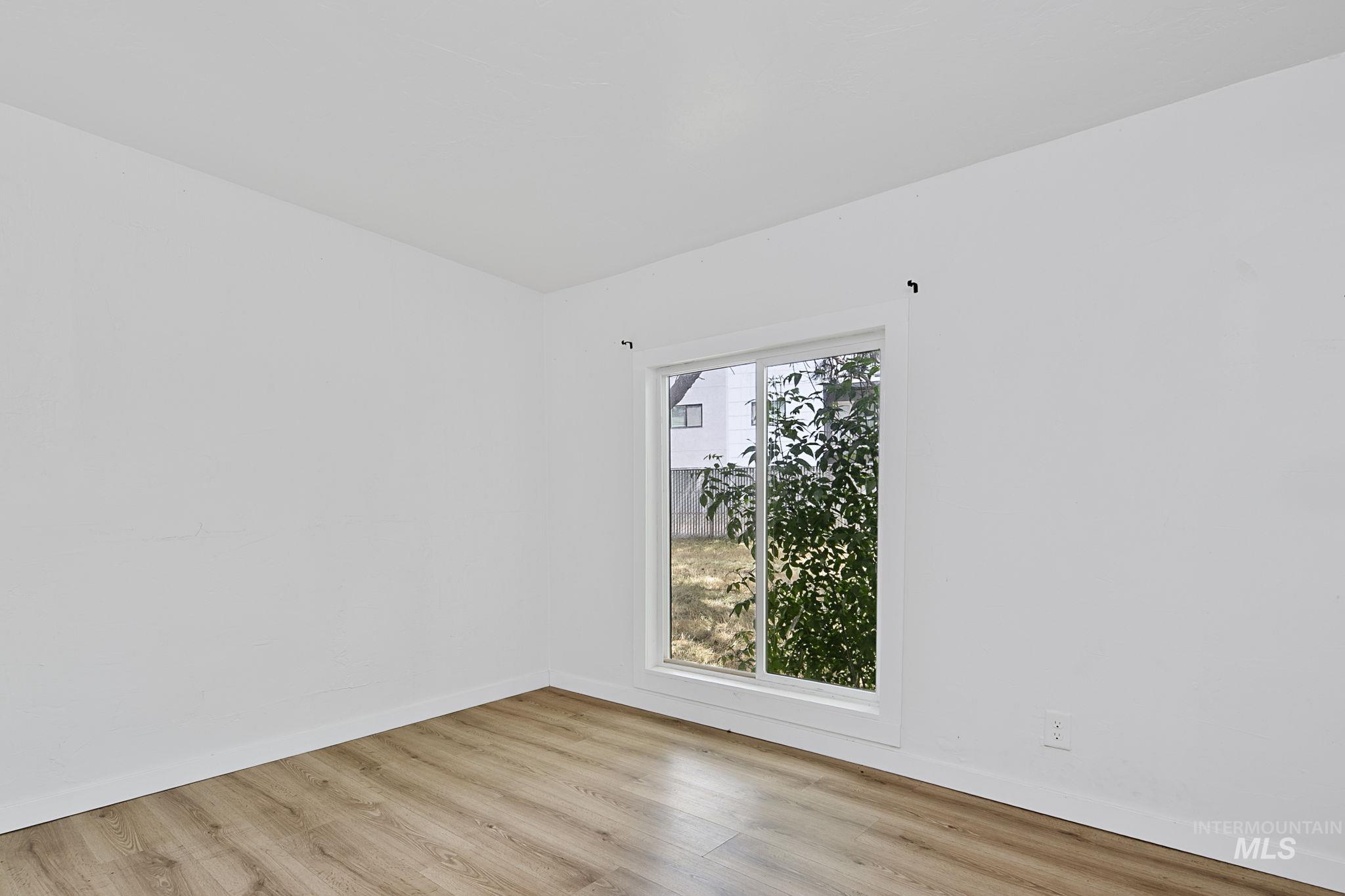 1410 W Flamingo Avenue #108, Nampa, Idaho 83651, 3 Bedrooms, 1.5 Bathrooms, Residential For Sale, Price $120,000, 98986727