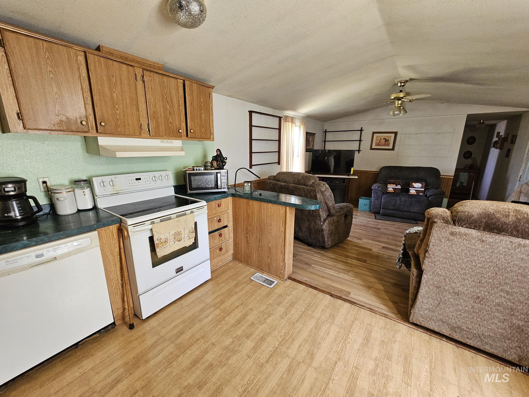 15881 Purple Sage Rd, Caldwell, Idaho 83607, 3 Bedrooms, 2 Bathrooms, Residential For Sale, Price $59,900, 98986728
