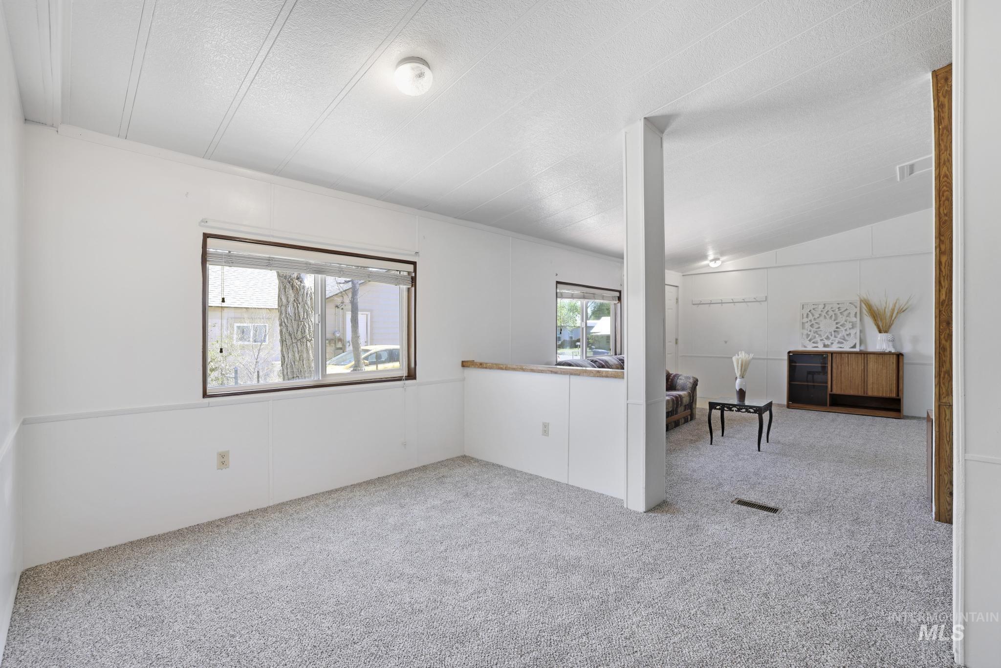 1042 2nd Ave. W, Twin Falls, Idaho 83301, 3 Bedrooms, 2 Bathrooms, Residential For Sale, Price $246,000, 98986733