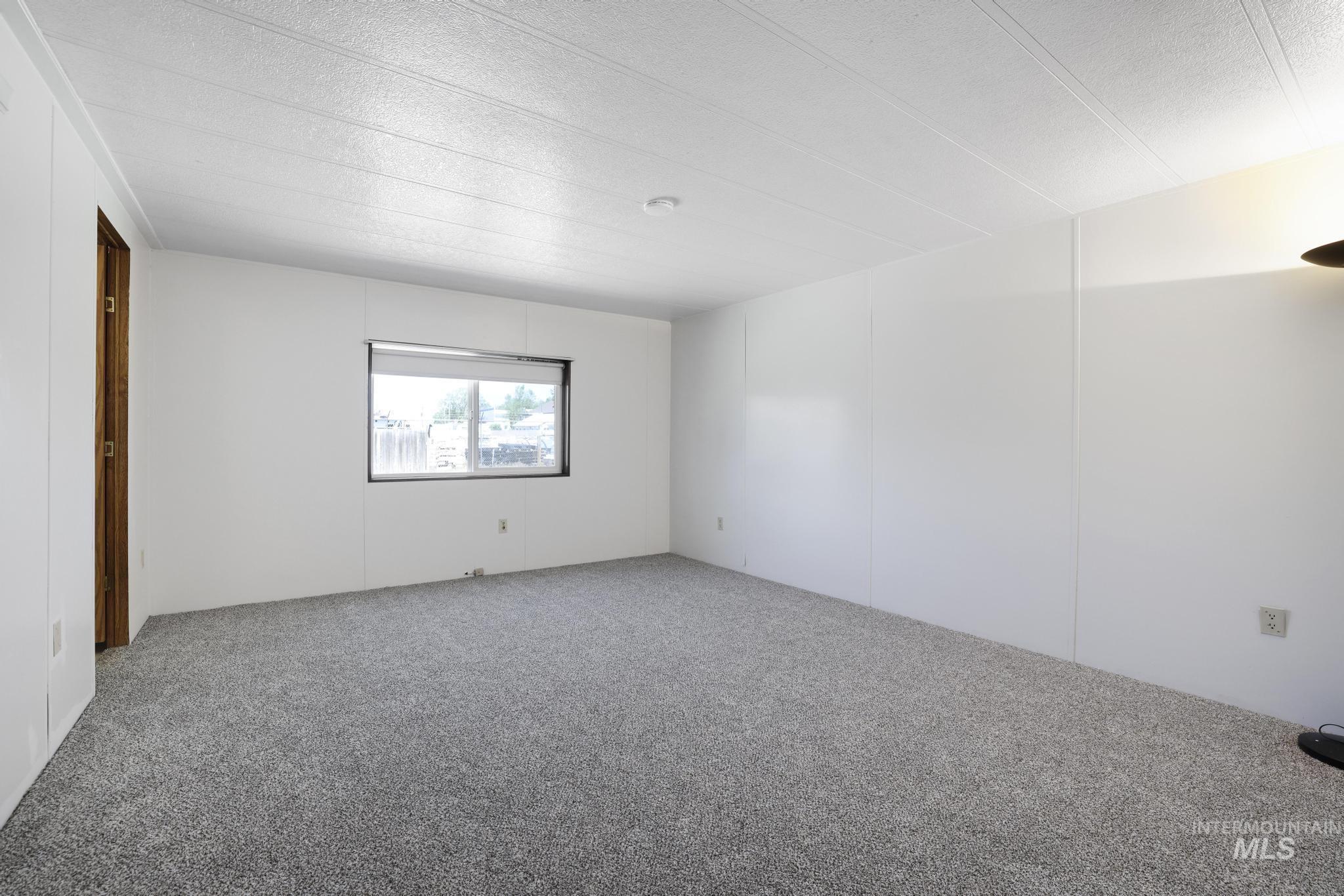 1042 2nd Ave. W, Twin Falls, Idaho 83301, 3 Bedrooms, 2 Bathrooms, Residential For Sale, Price $246,000, 98986733