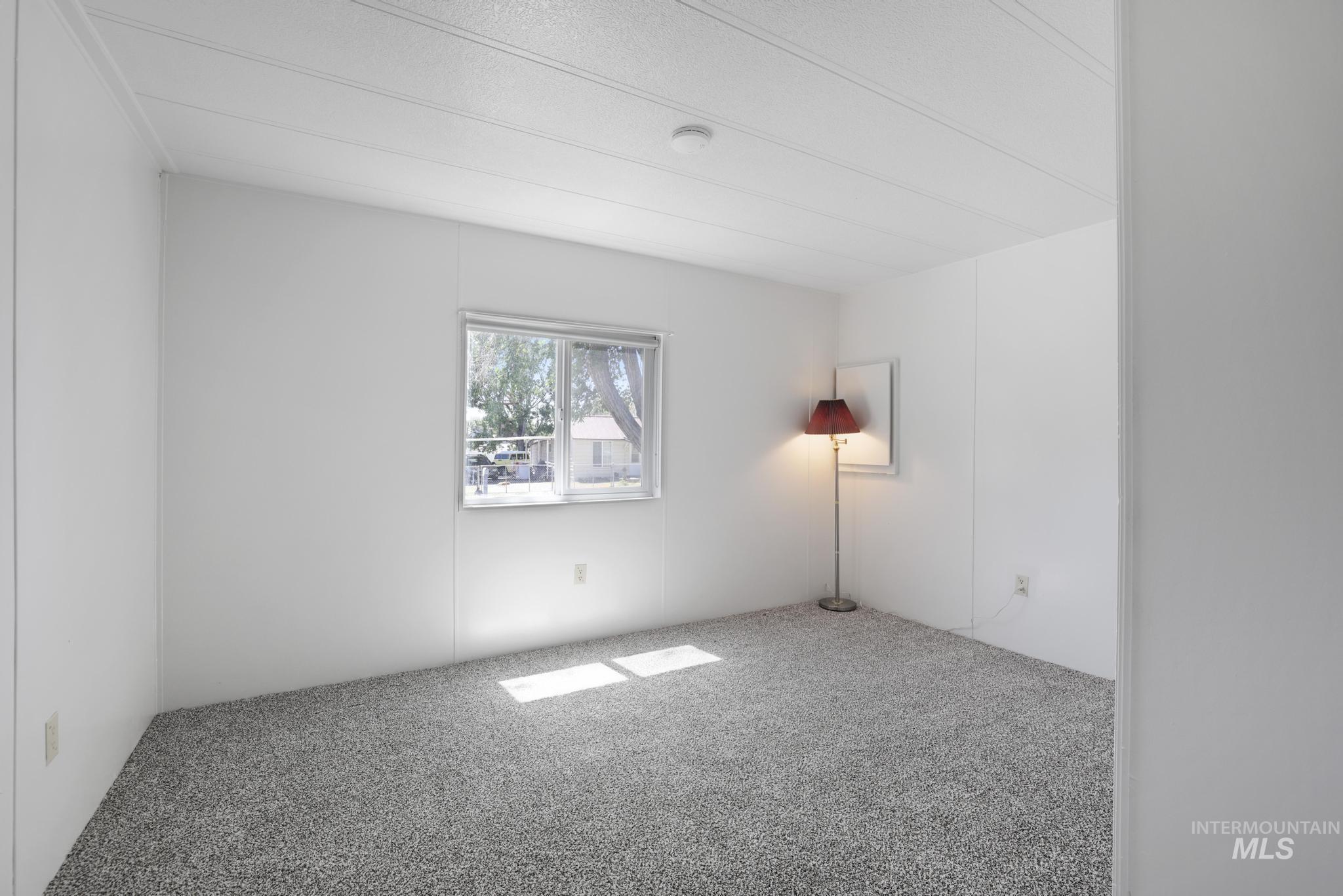1042 2nd Ave. W, Twin Falls, Idaho 83301, 3 Bedrooms, 2 Bathrooms, Residential For Sale, Price $246,000, 98986733