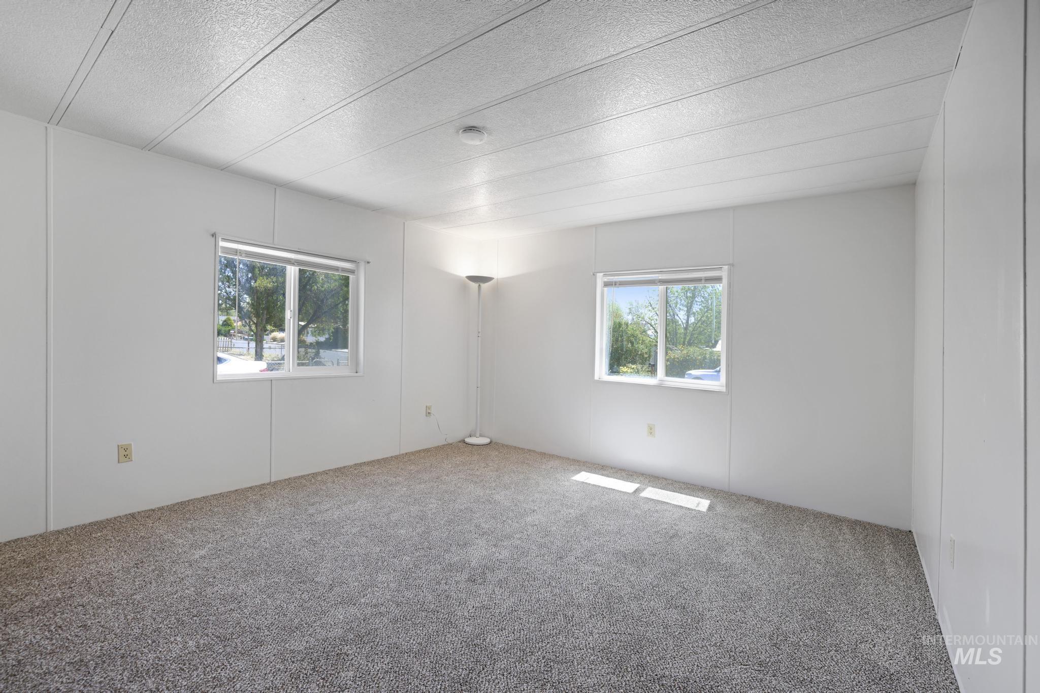 1042 2nd Ave. W, Twin Falls, Idaho 83301, 3 Bedrooms, 2 Bathrooms, Residential For Sale, Price $246,000, 98986733
