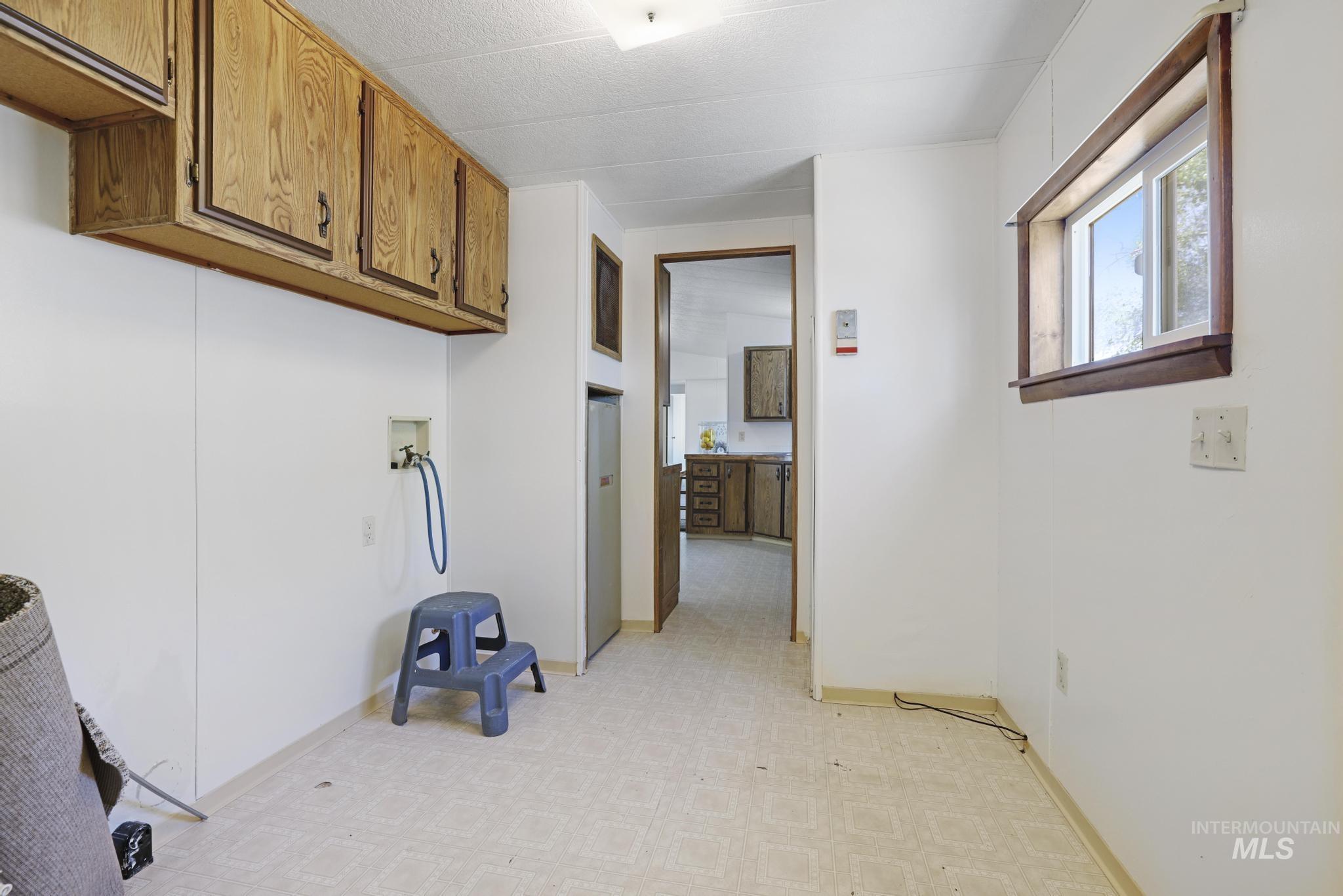 1042 2nd Ave. W, Twin Falls, Idaho 83301, 3 Bedrooms, 2 Bathrooms, Residential For Sale, Price $246,000, 98986733