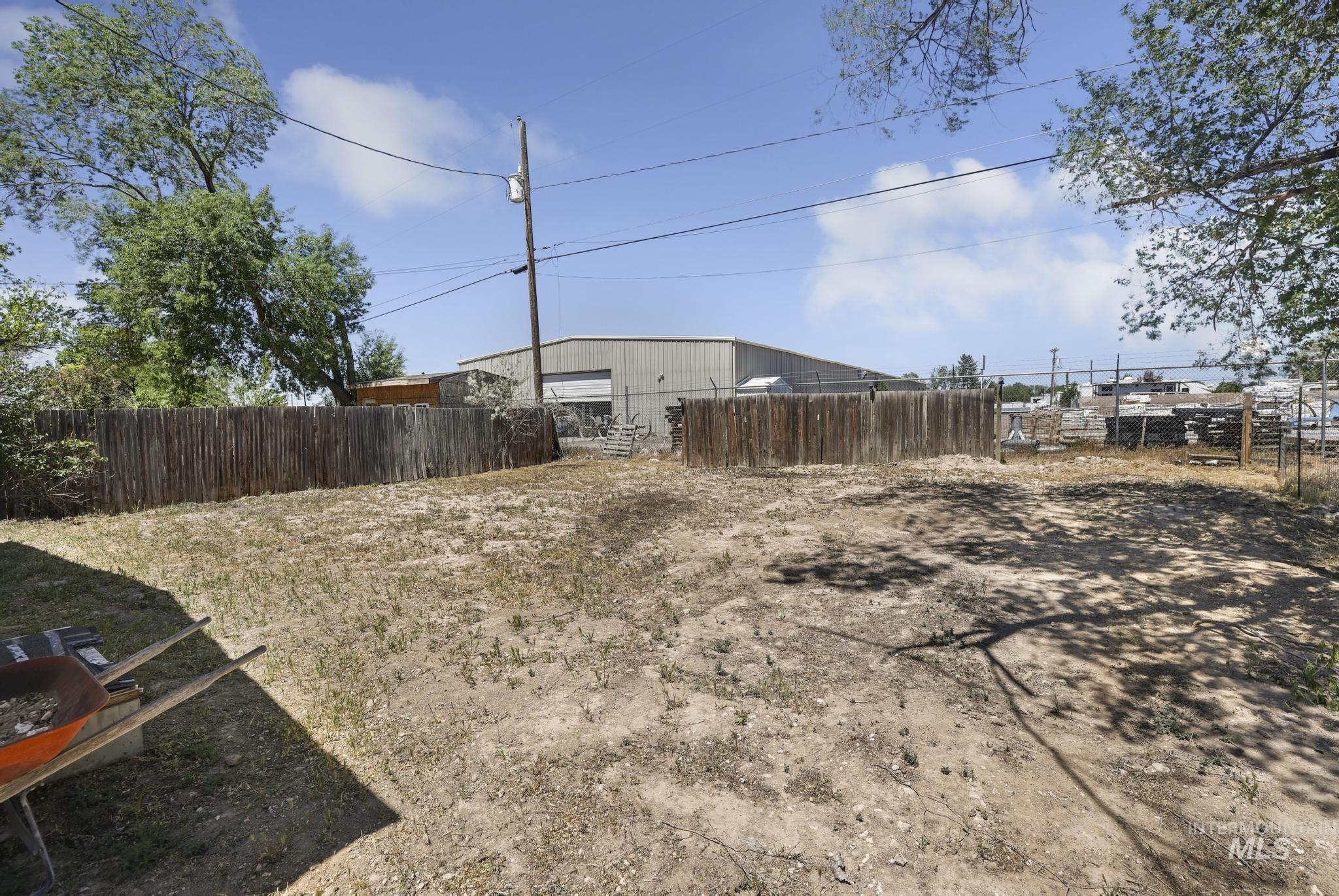 1042 2nd Ave. W, Twin Falls, Idaho 83301, 3 Bedrooms, 2 Bathrooms, Residential For Sale, Price $246,000, 98986733