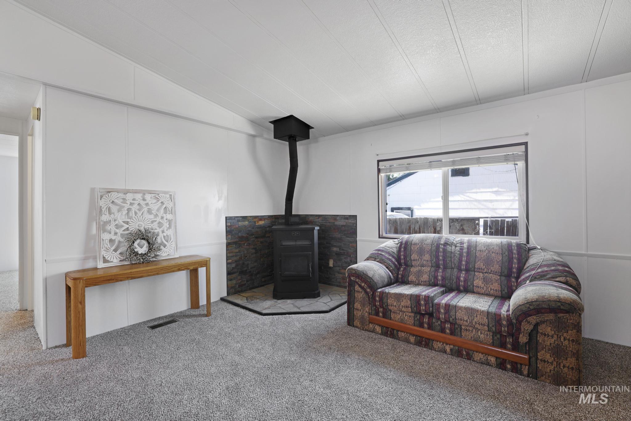 1042 2nd Ave. W, Twin Falls, Idaho 83301, 3 Bedrooms, 2 Bathrooms, Residential For Sale, Price $246,000, 98986733